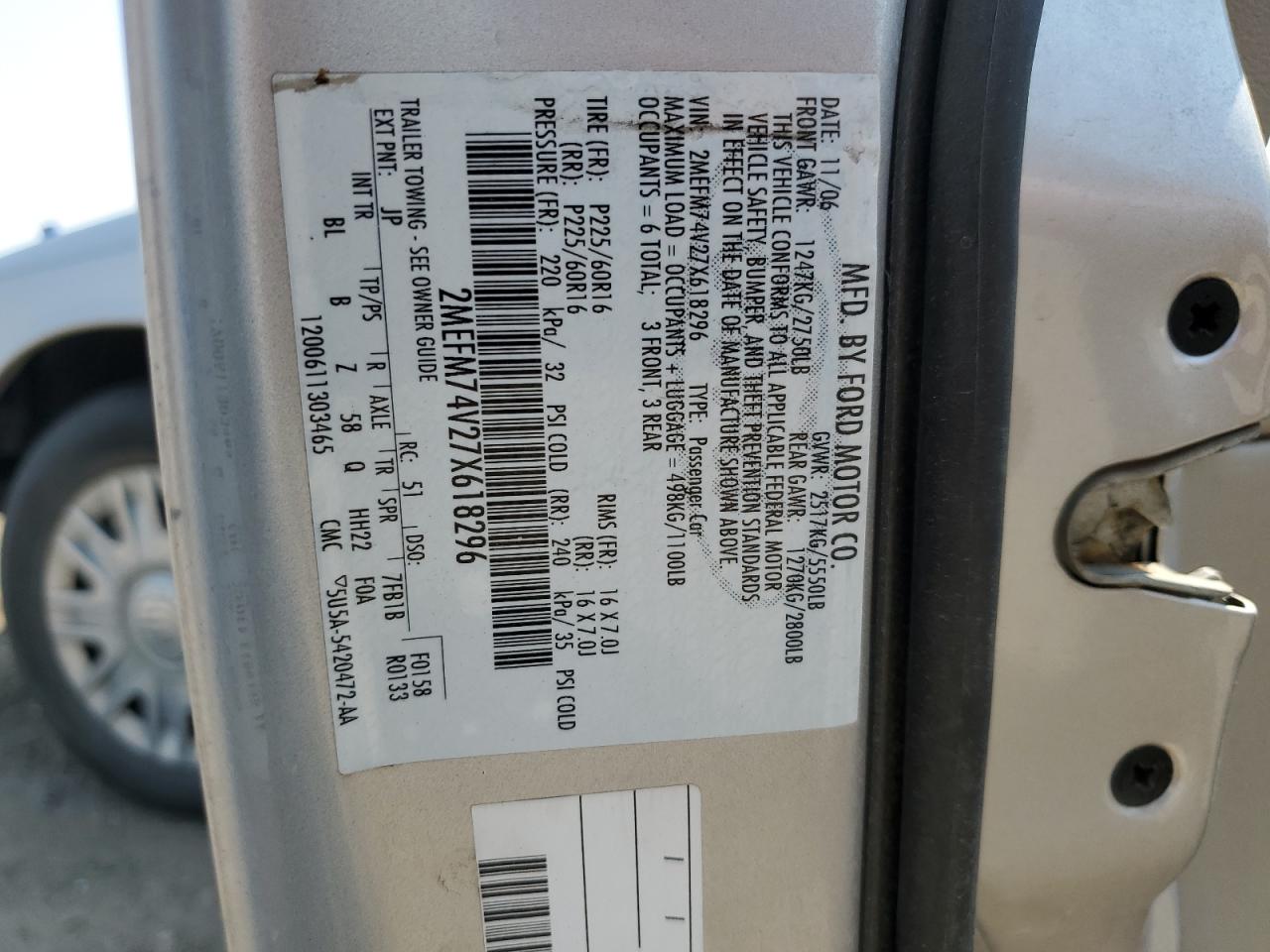 2MEFM74V27X618296 2007 Mercury Grand Marquis Gs