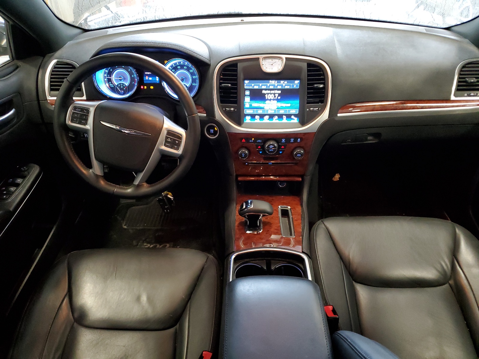 2014 Chrysler 300 vin: 2C3CCAAG8EH377740