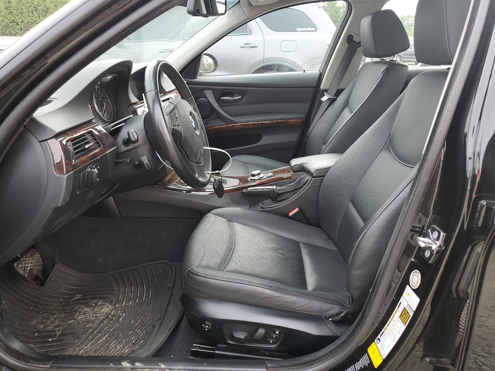 WBAVC93558K038247 2008 BMW 328 Xi