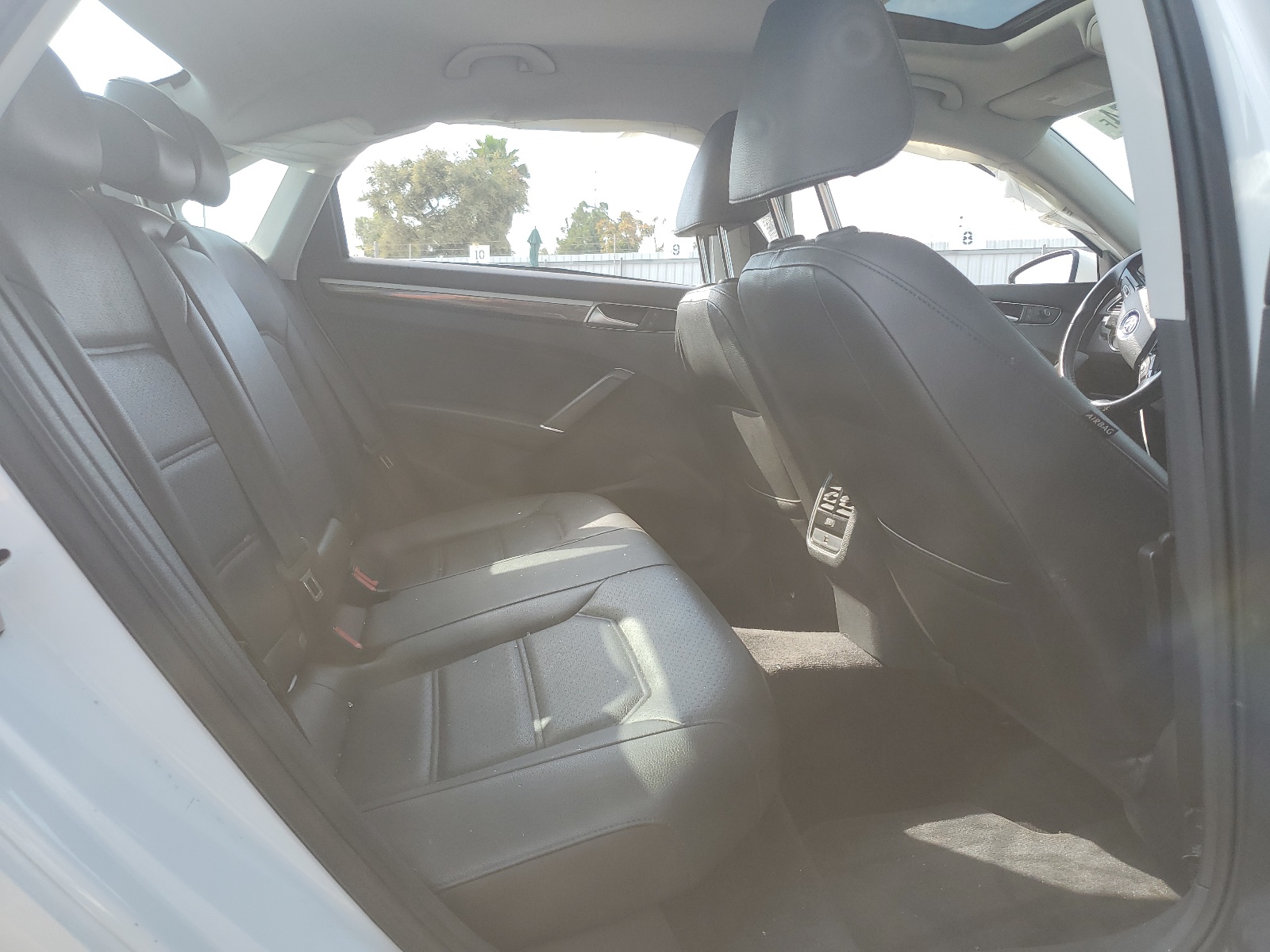 1VWBT7A31HC025482 2017 Volkswagen Passat Se