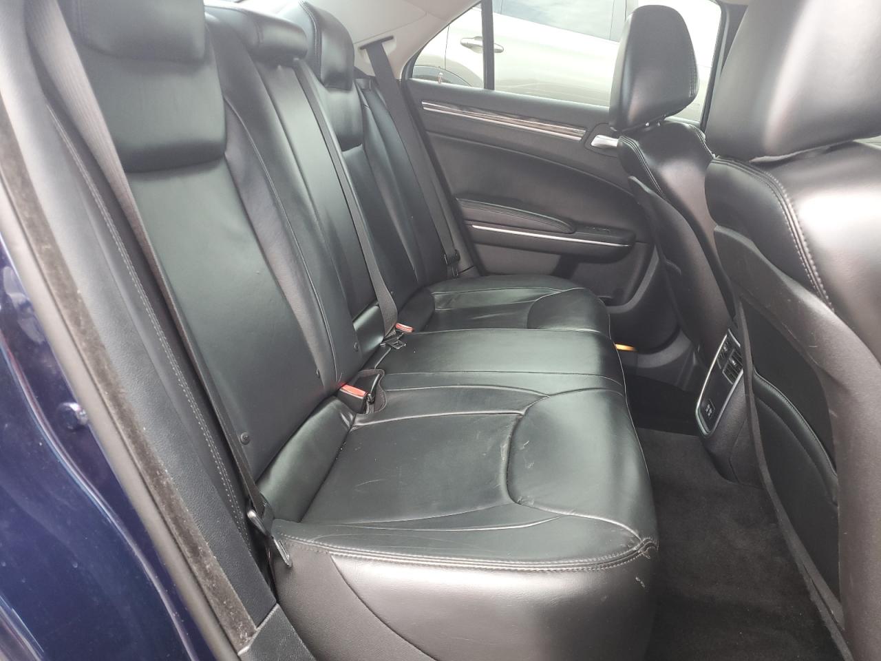 2015 Chrysler 300 Limited VIN: 2C3CCAAG4FH930109 Lot: 64310774