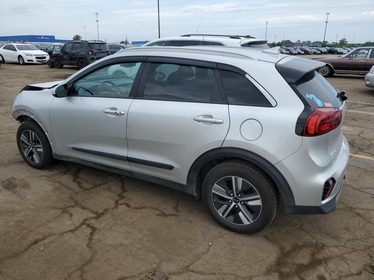 KNDCE3LC2M5463384 Kia Niro EX PR 2