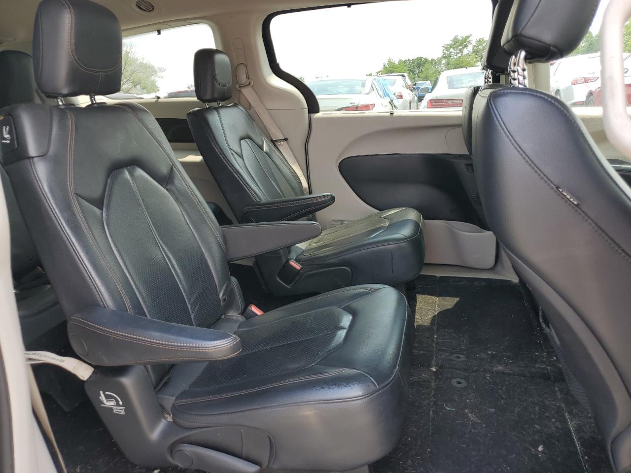 2019 Chrysler Pacifica Touring L VIN: 2C4RC1BG1KR597487 Lot: 63702374