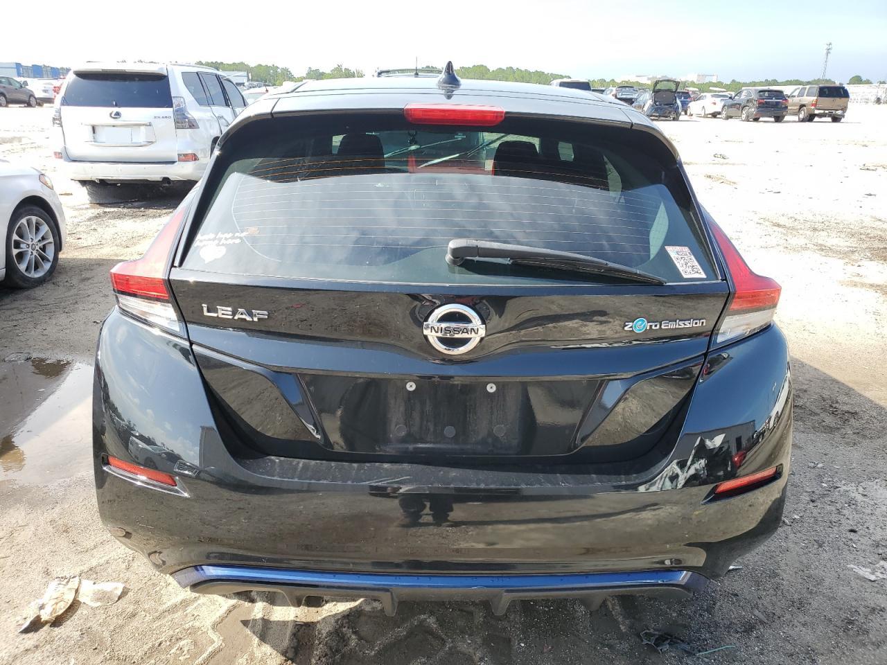 1N4AZ1CP1JC314674 2018 Nissan Leaf S