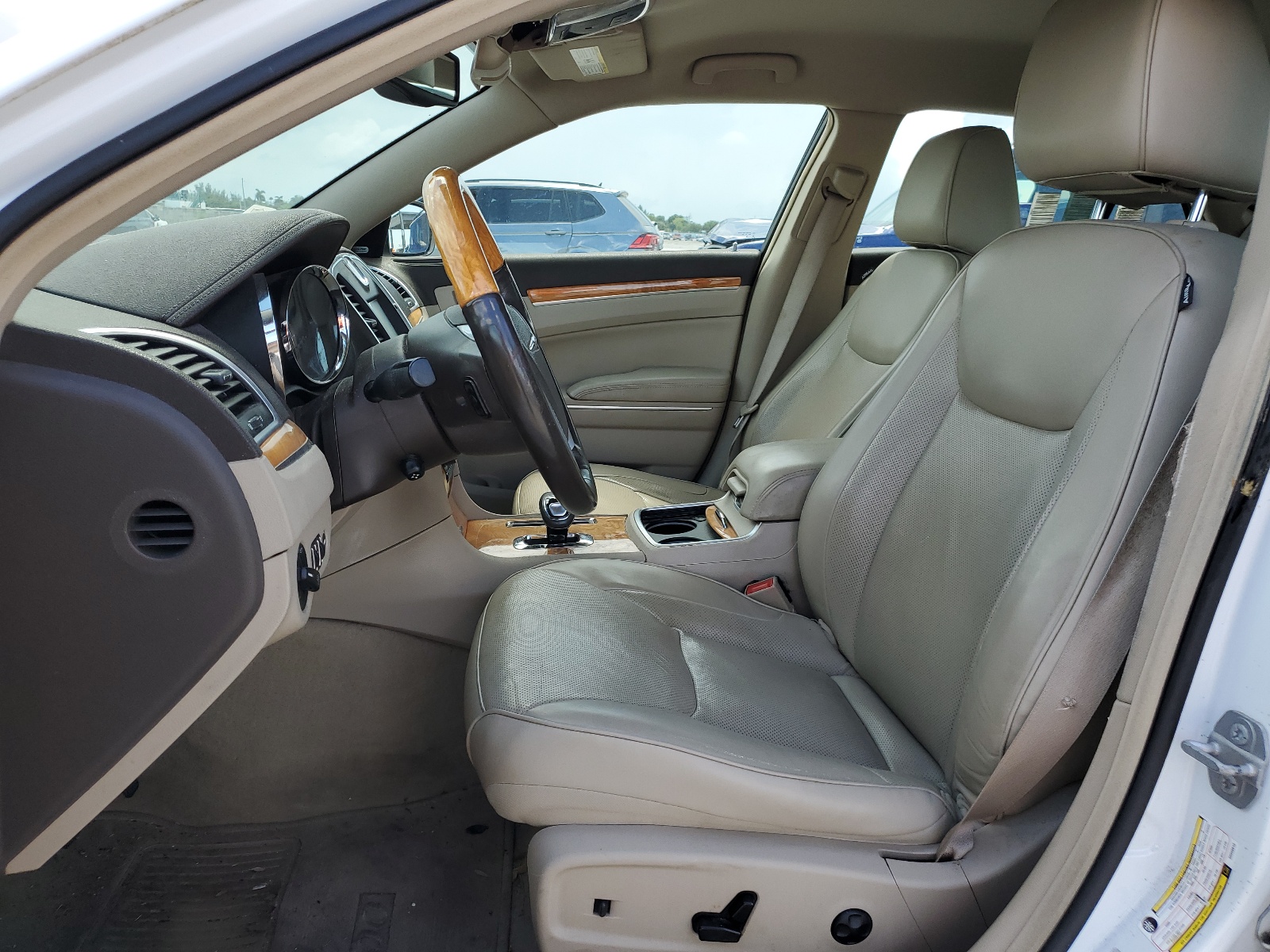 2C3CCAEG0EH345813 2014 Chrysler 300C