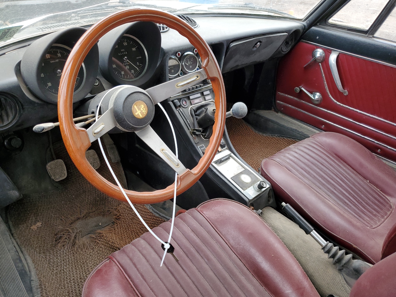 AR3040475 1972 Alfa Romeo Spider