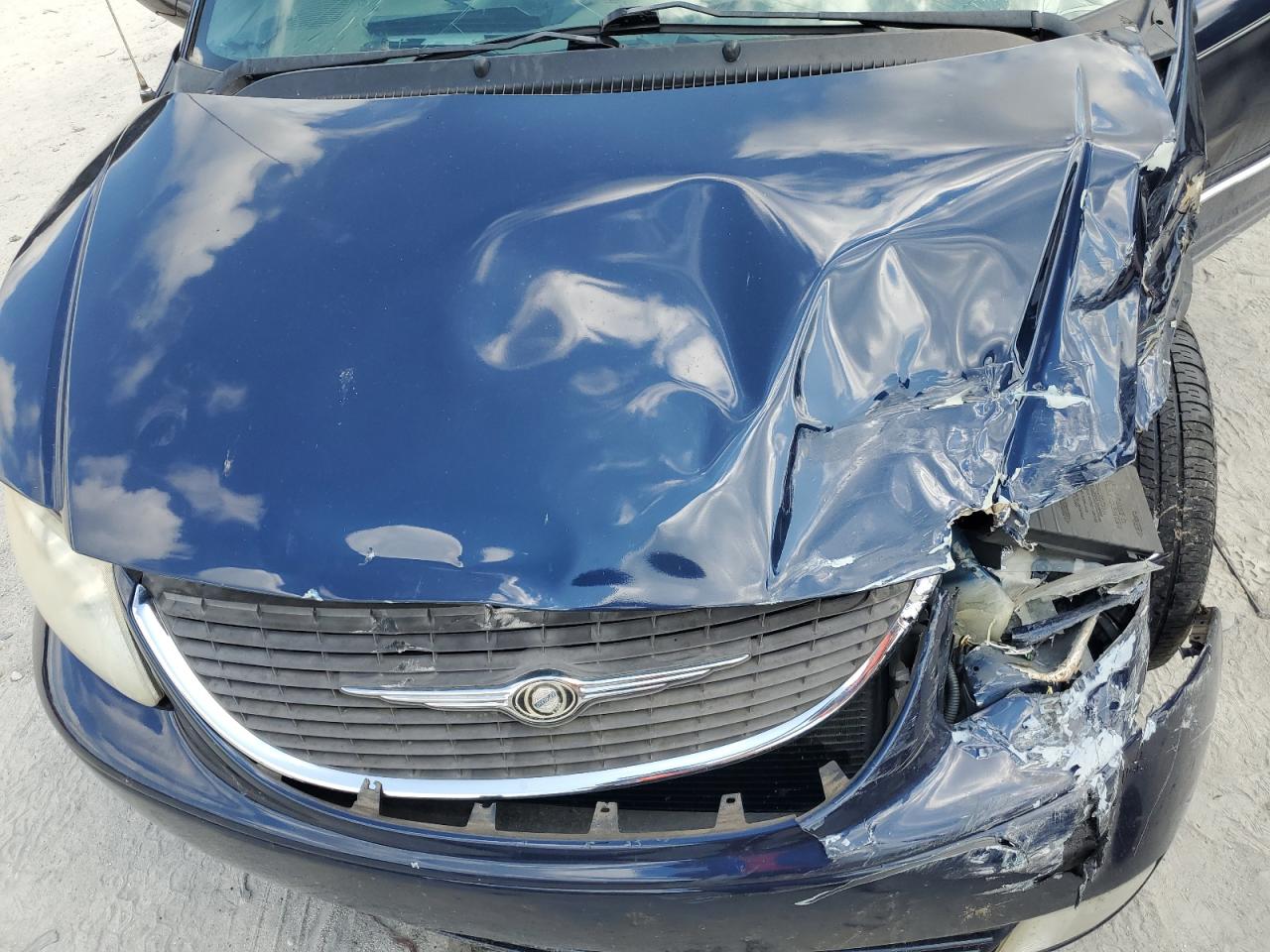 2004 Chrysler Town & Country Touring VIN: 2C4GP54L34R509765 Lot: 61800474