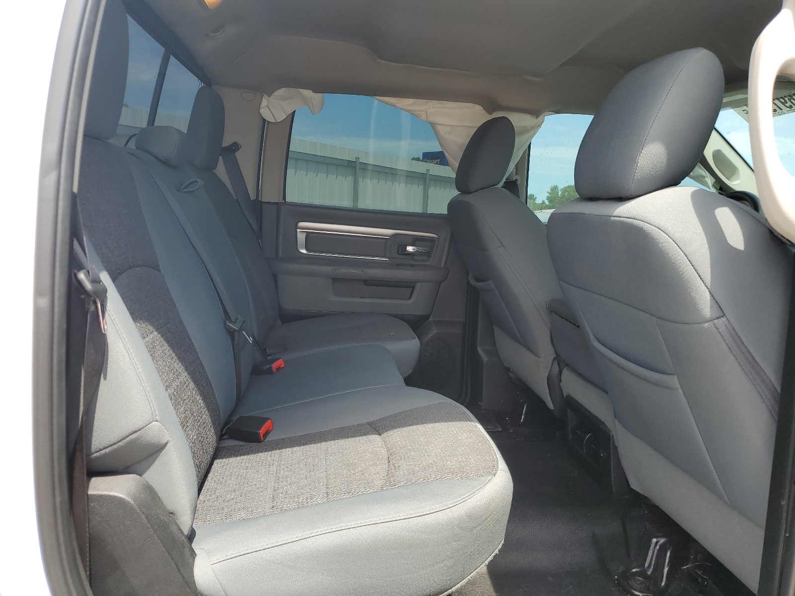 1C6RR7LTXHS537493 2017 Ram 1500 Slt