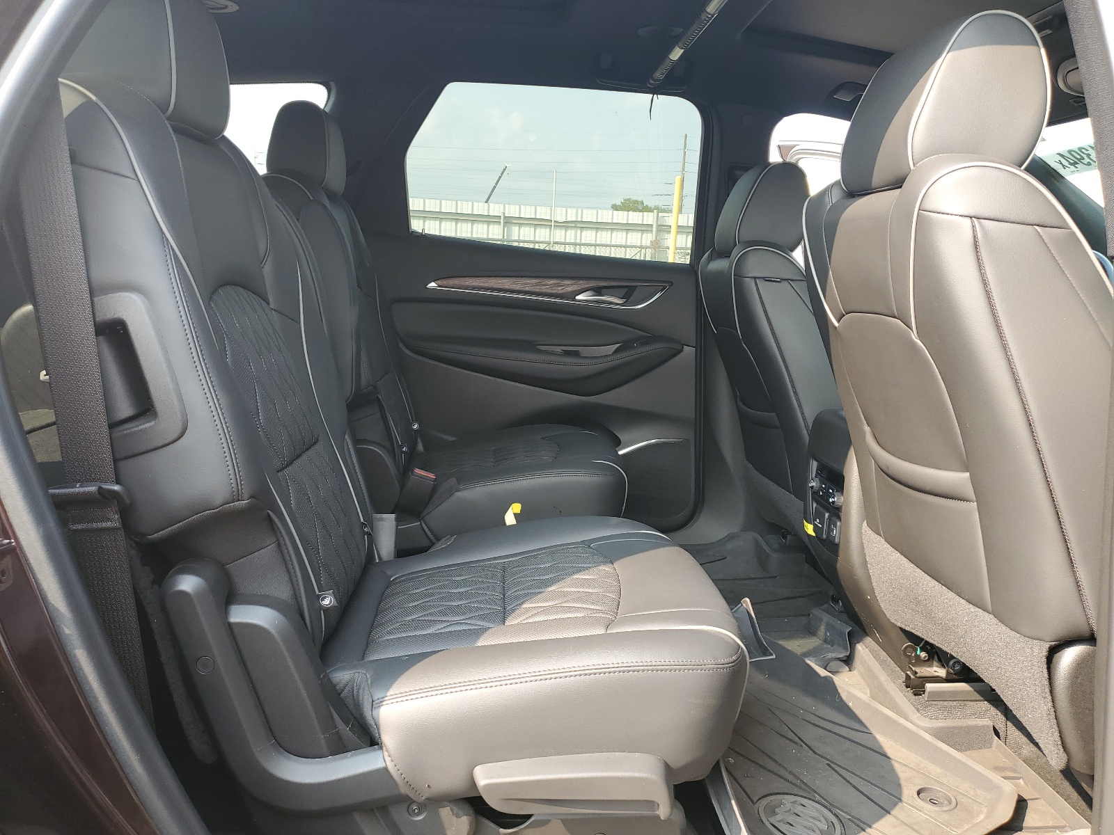 5GAEVCKW3NJ102910 2022 Buick Enclave Avenir