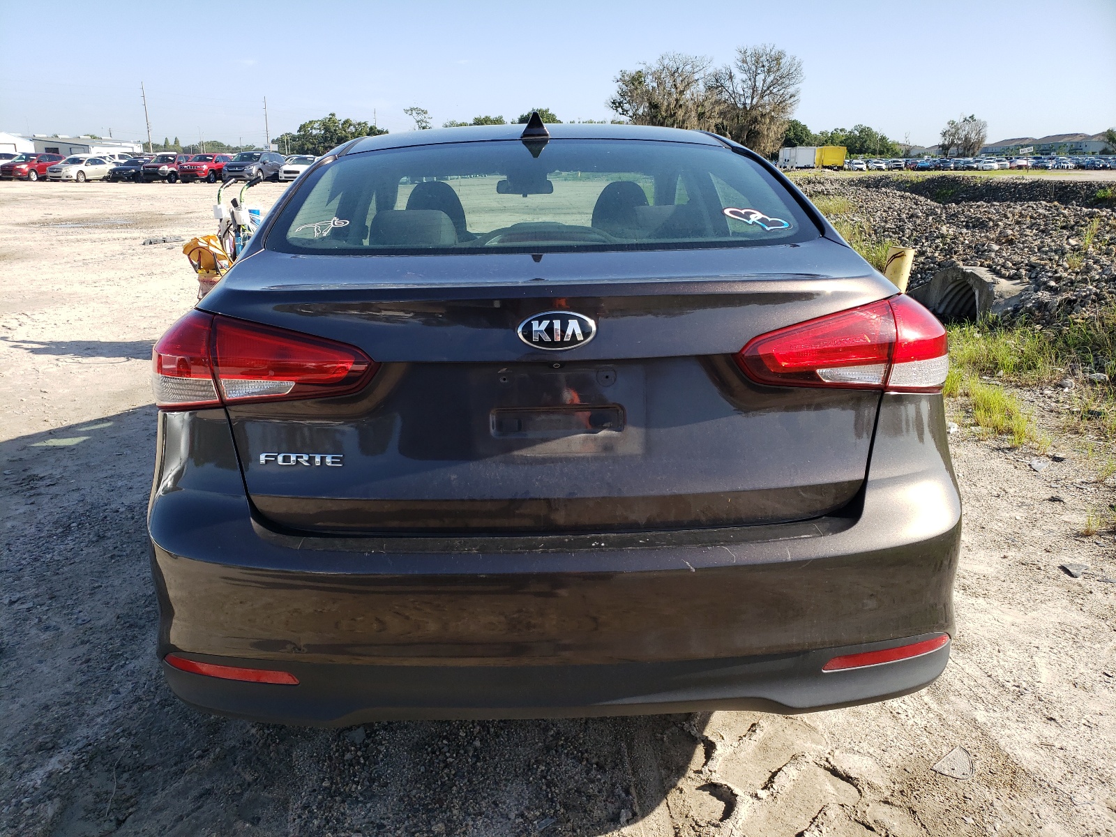 3KPFL4A70JE217366 2018 Kia Forte Lx