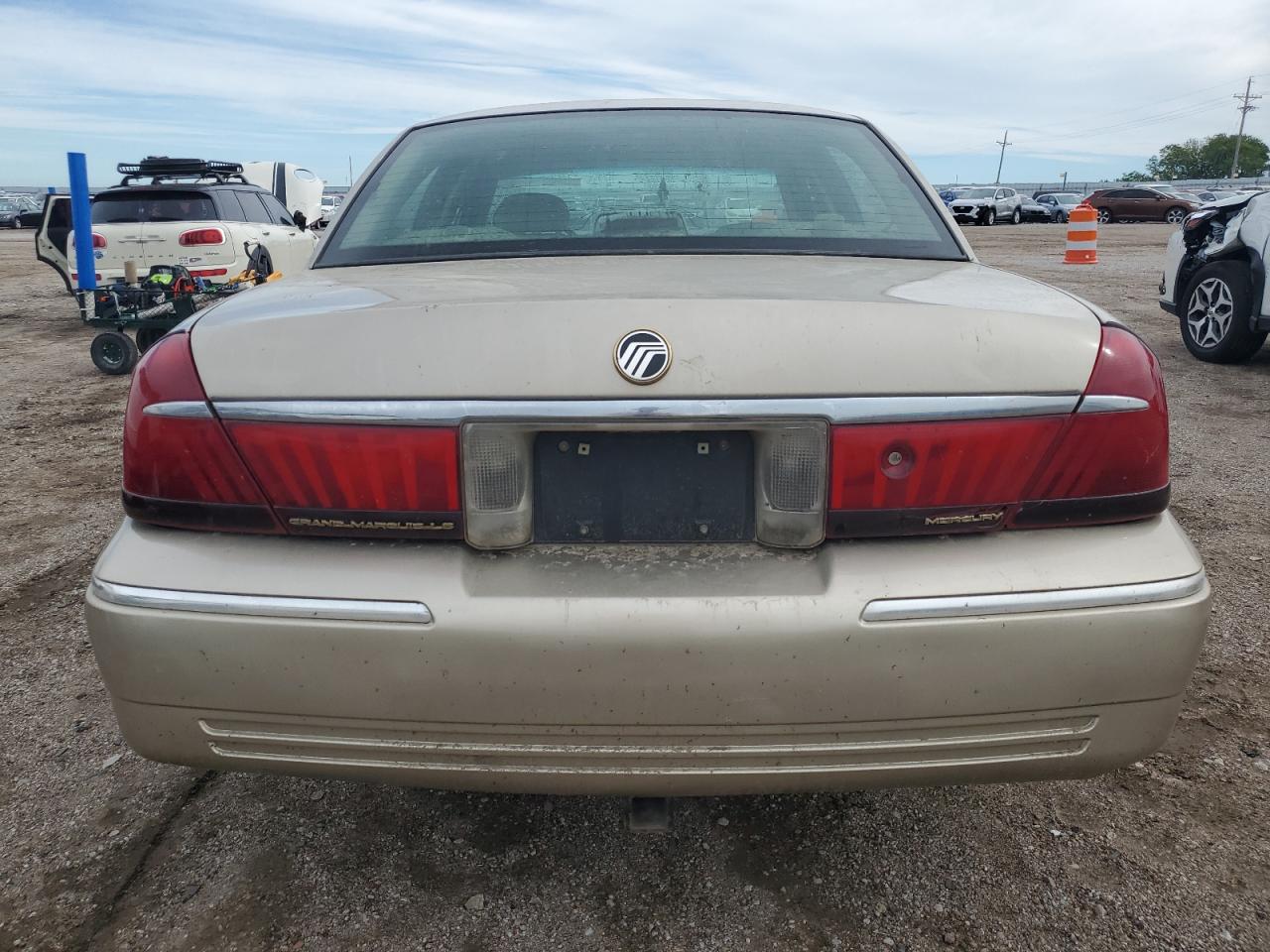 2000 Mercury Grand Marquis Ls VIN: 2MEFM75W9YX743515 Lot: 61302434