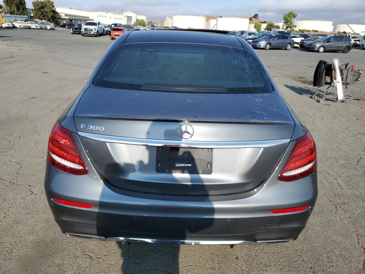 2018 Mercedes-Benz E 300 VIN: WDDZF4JBXJA355384 Lot: 65073974