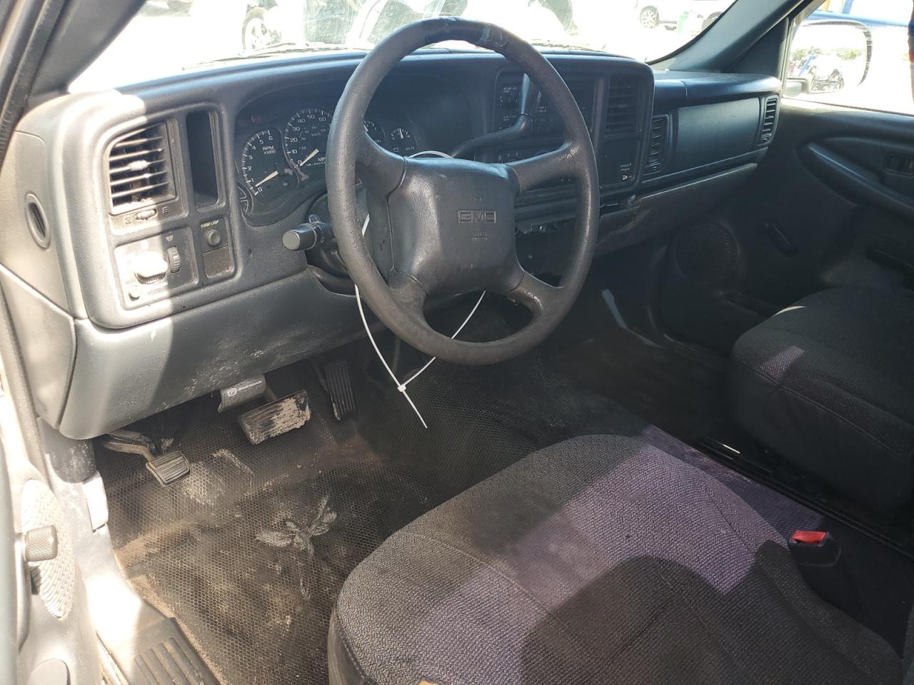 2002 GMC New Sierra C1500 VIN: 1GTEC14V52E164049 Lot: 61678944