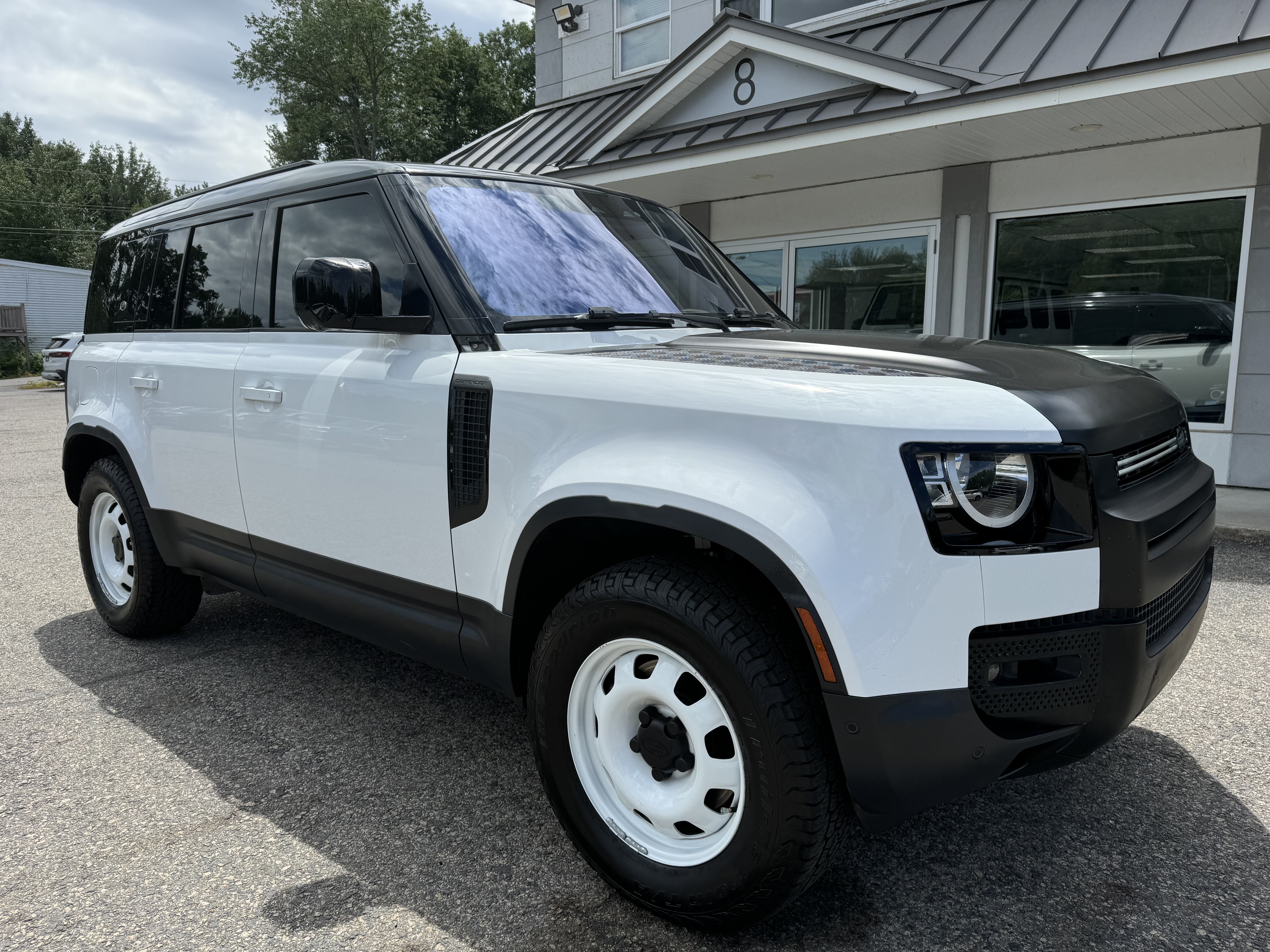 2022 Land Rover Defender 110 vin: SALEK7RX5N2066458