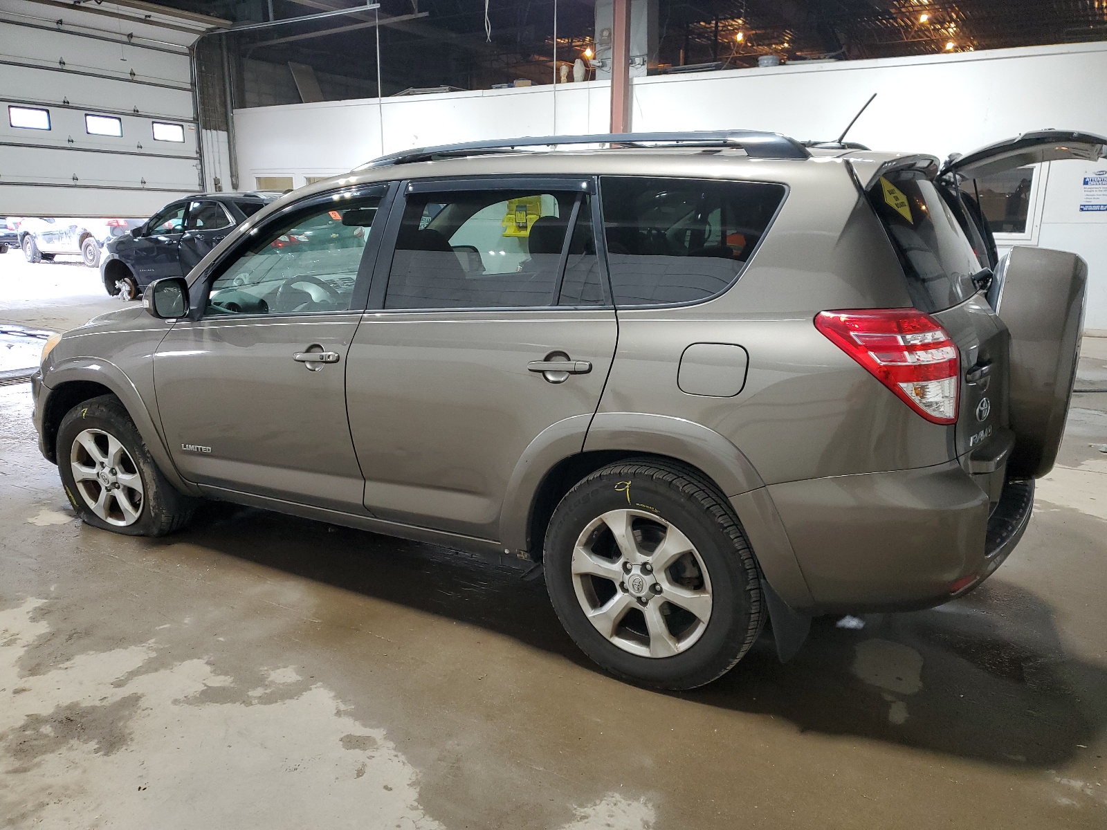 2T3DK4DV7BW038798 2011 Toyota Rav4 Limited