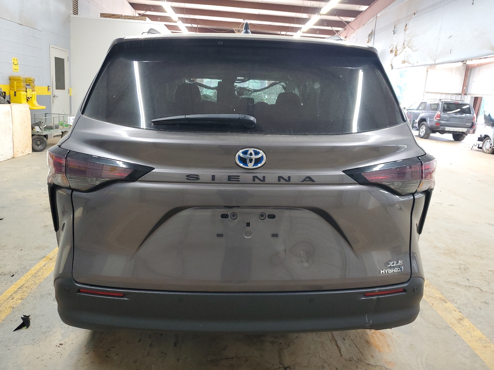 2023 Toyota Sienna Xle vin: 5TDYRKEC8PS159718