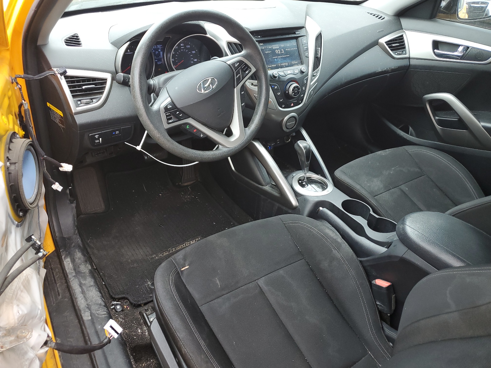 KMHTC6AD2GU281841 2016 Hyundai Veloster