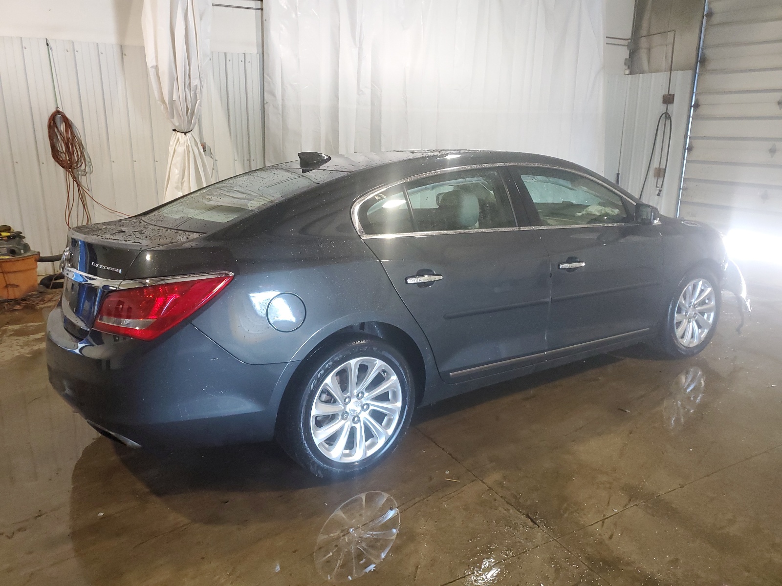 2015 Buick Lacrosse vin: 1G4GB5G36FF169365