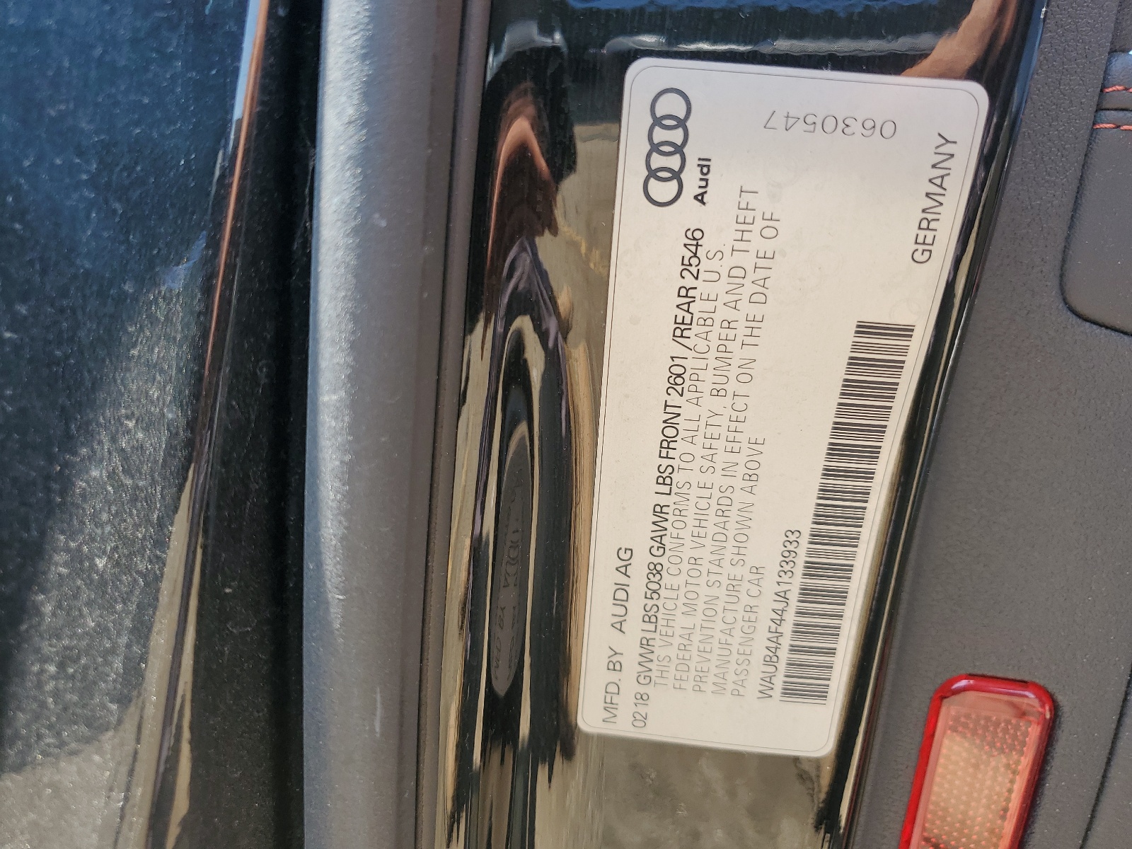 WAUB4AF44JA133933 2018 Audi S4 Premium Plus