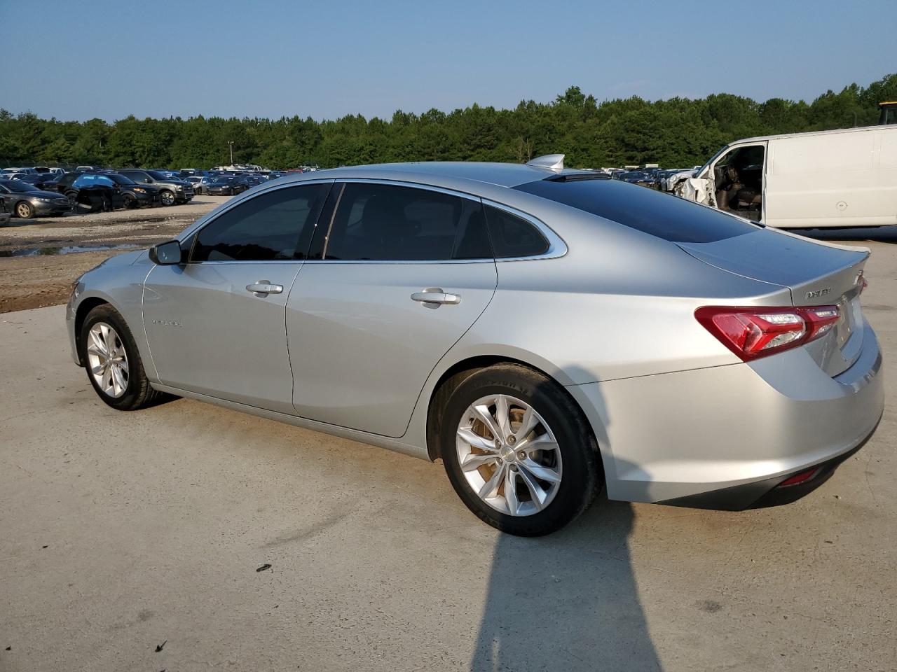 1G1ZD5ST4KF105357 2019 CHEVROLET MALIBU - Image 2