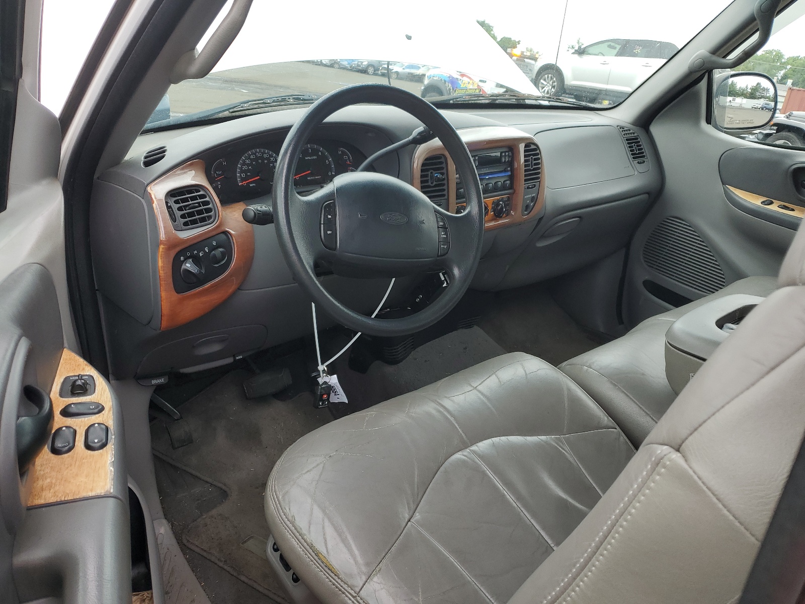 1FTRX08L4YKB29909 2000 Ford F150