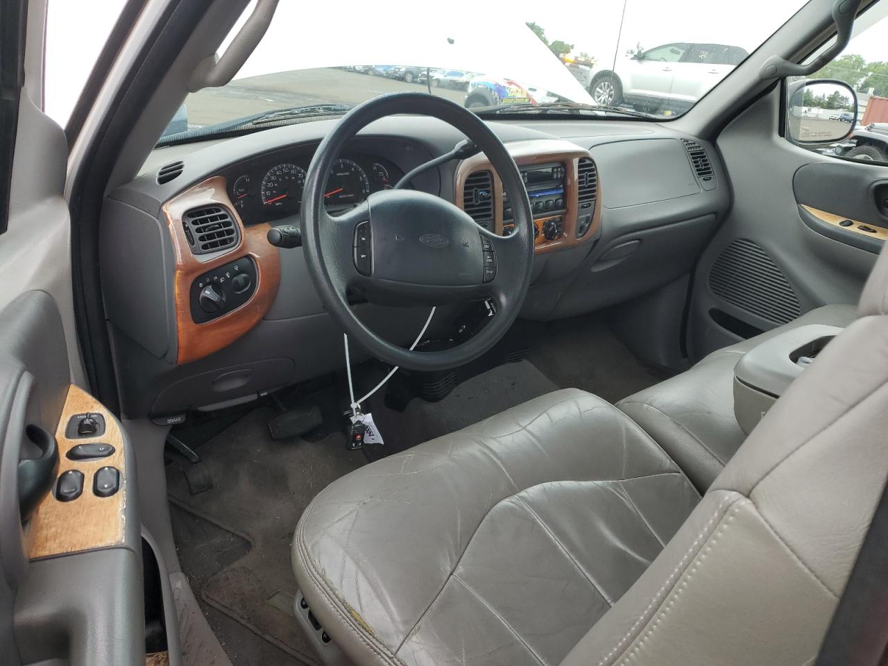 2000 Ford F150 VIN: 1FTRX08L4YKB29909 Lot: 63382984