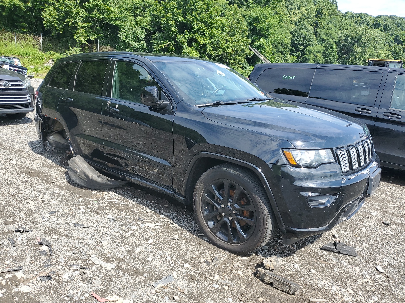 1C4RJFAG6KC775505 2019 Jeep Grand Cherokee Laredo