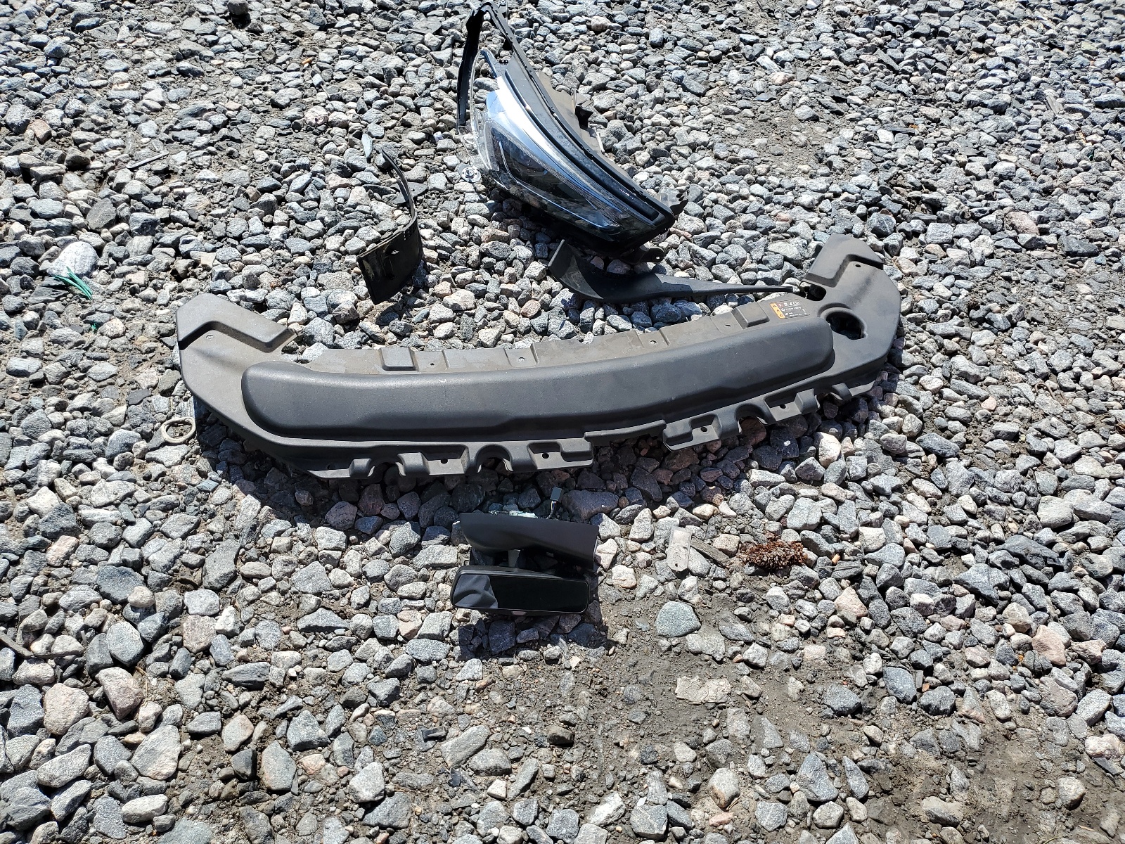 5GAERBKW1JJ199078 2018 Buick Enclave Essence