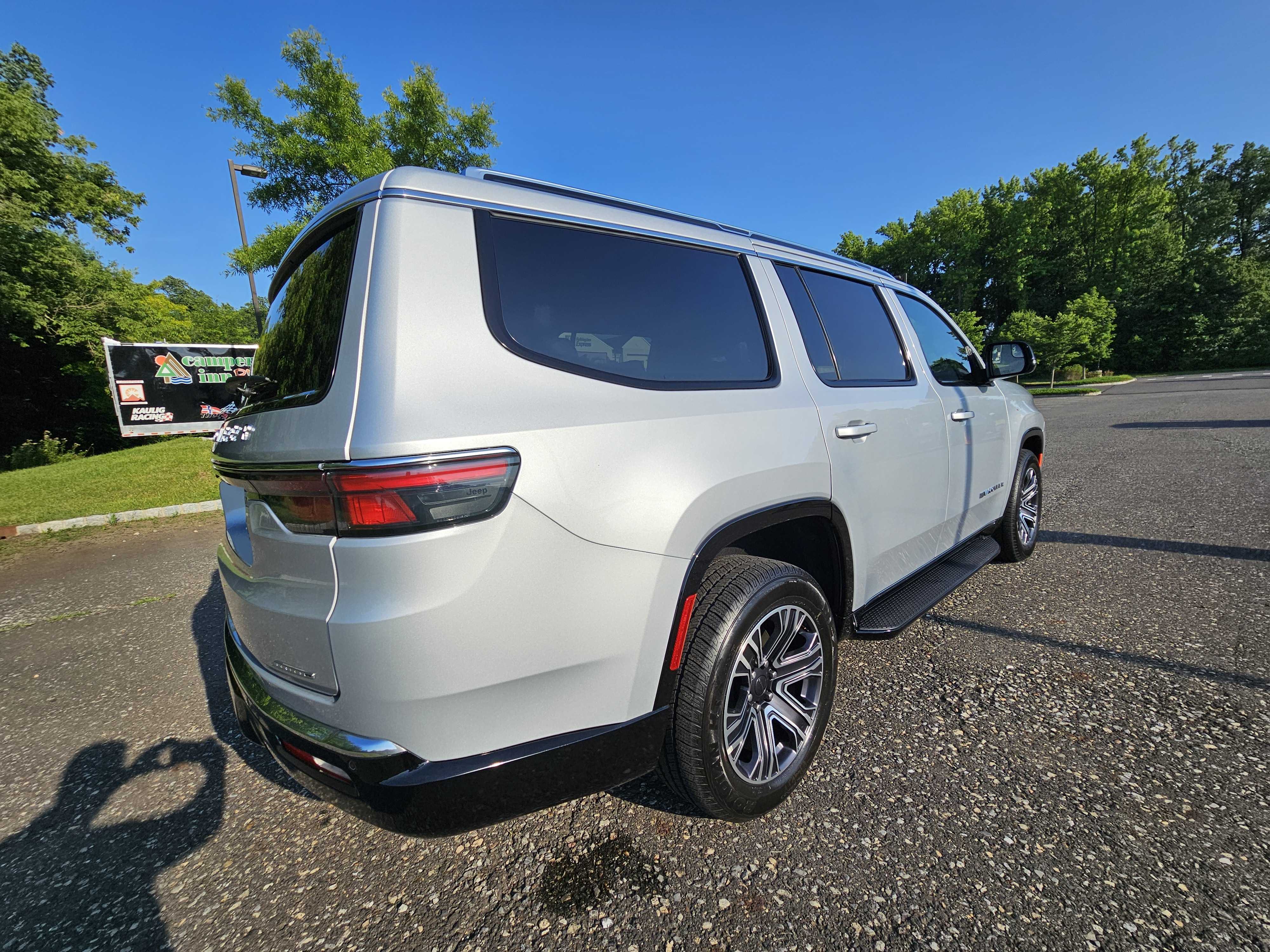 2024 Jeep Wagoneer Series Ii vin: 1C4SJVBP1RS125698