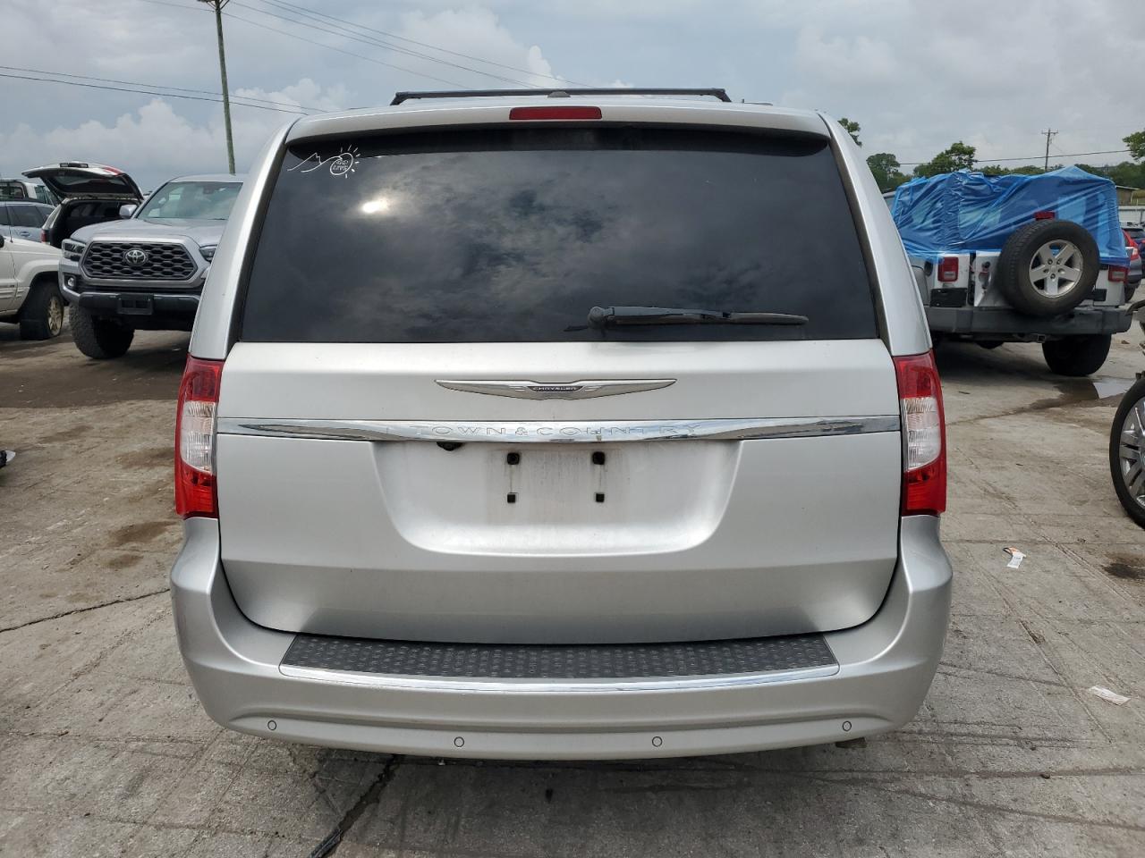 2A4RR8DG0BR781205 2011 Chrysler Town & Country Touring L