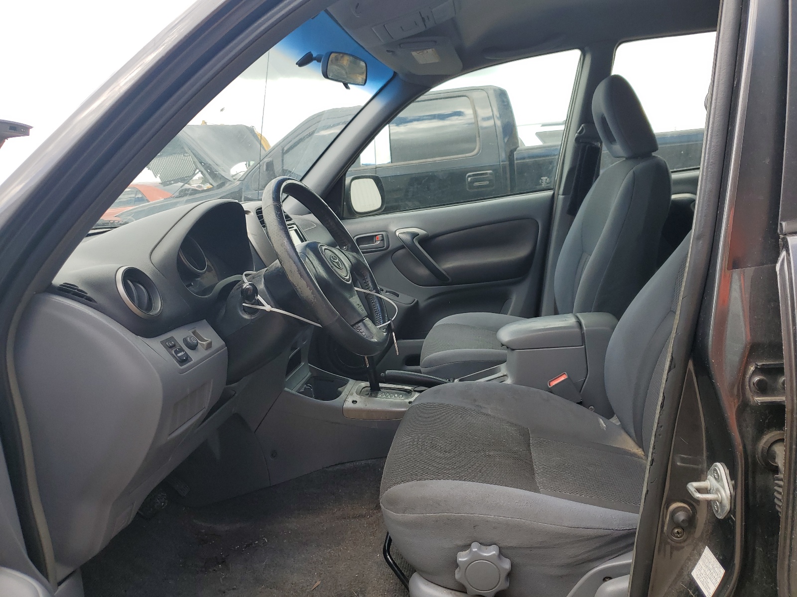 JTEGH20V930105764 2003 Toyota Rav4