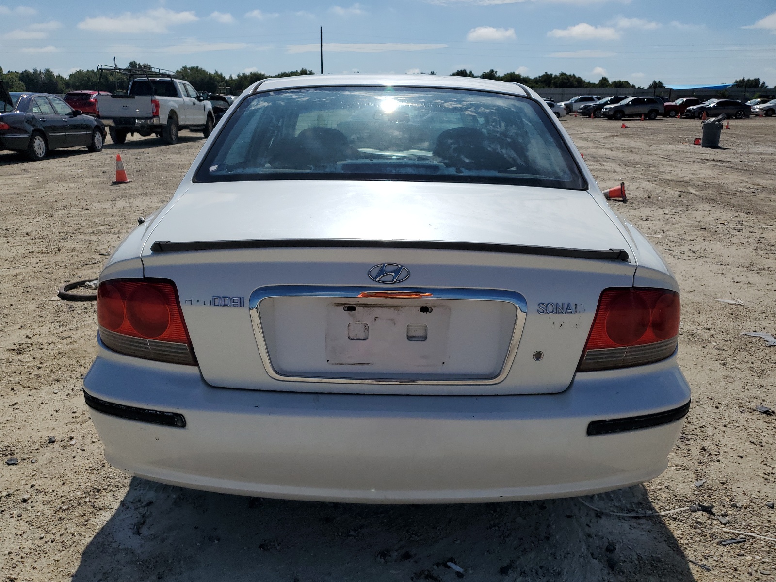 KMHWF35H02A630697 2002 Hyundai Sonata Gls
