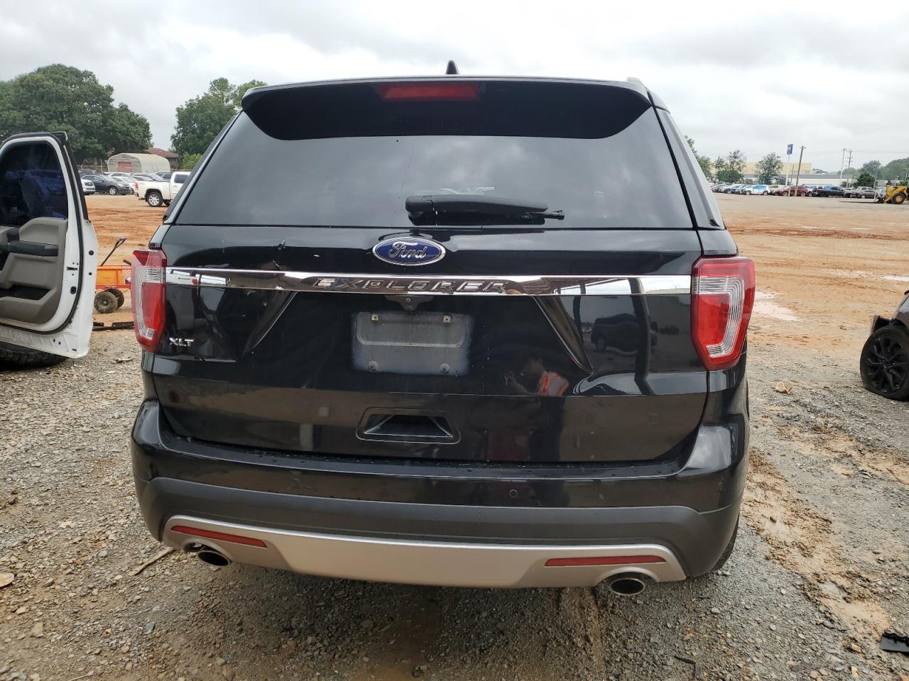 1FM5K7D85HGA54689 2017 Ford Explorer Xlt