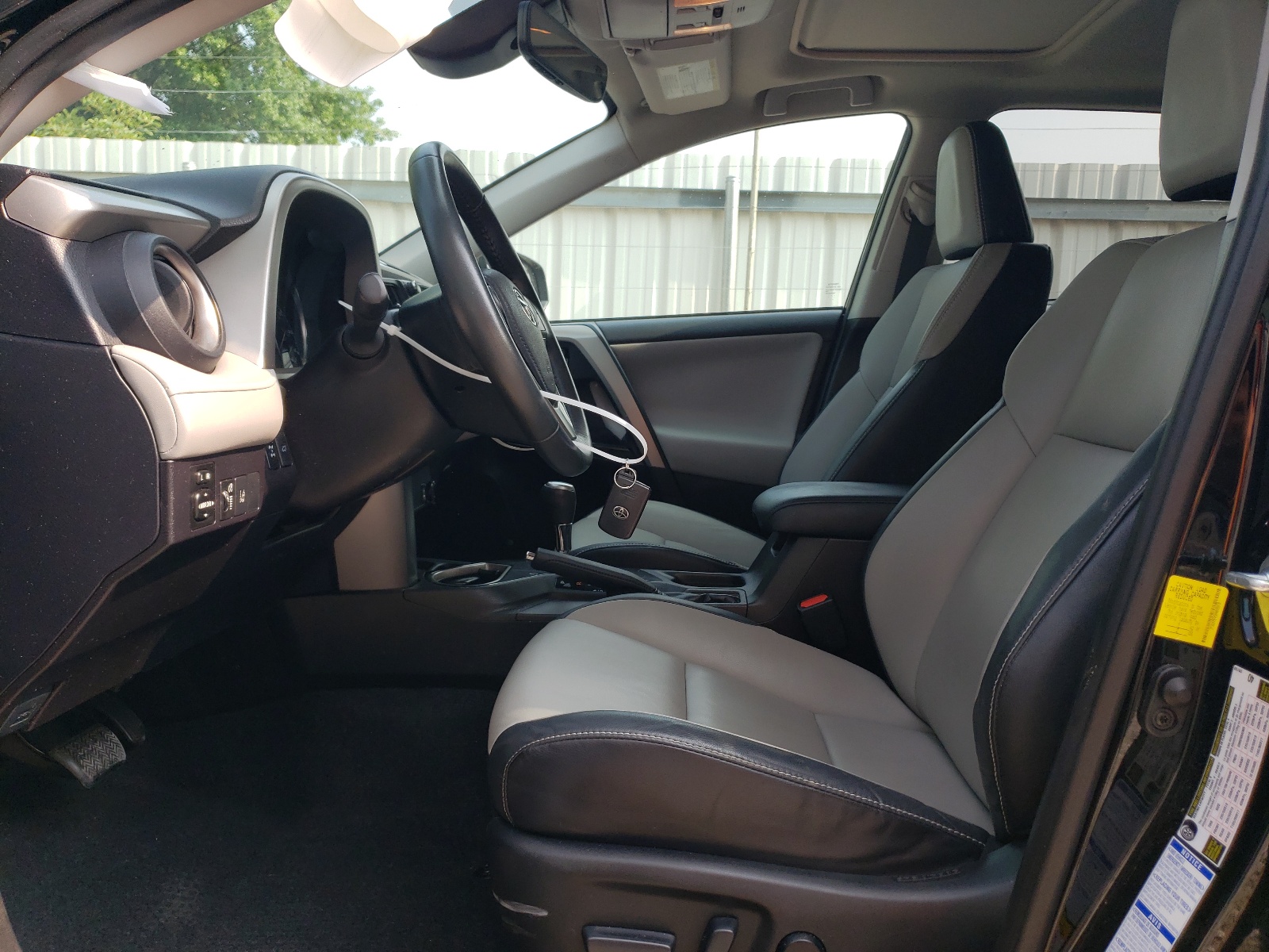 2T3DFREV5HW655979 2017 Toyota Rav4 Limited