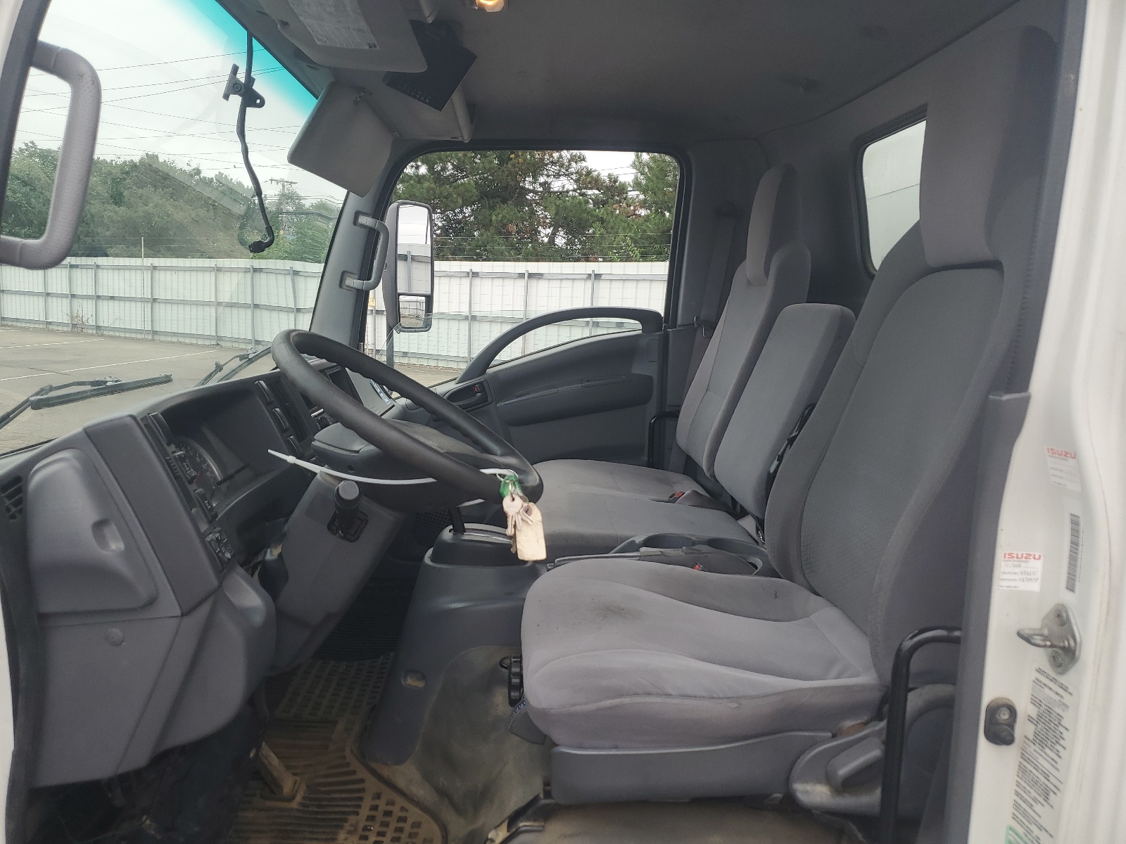 JALE5W167G7302303 2016 Isuzu Nrr