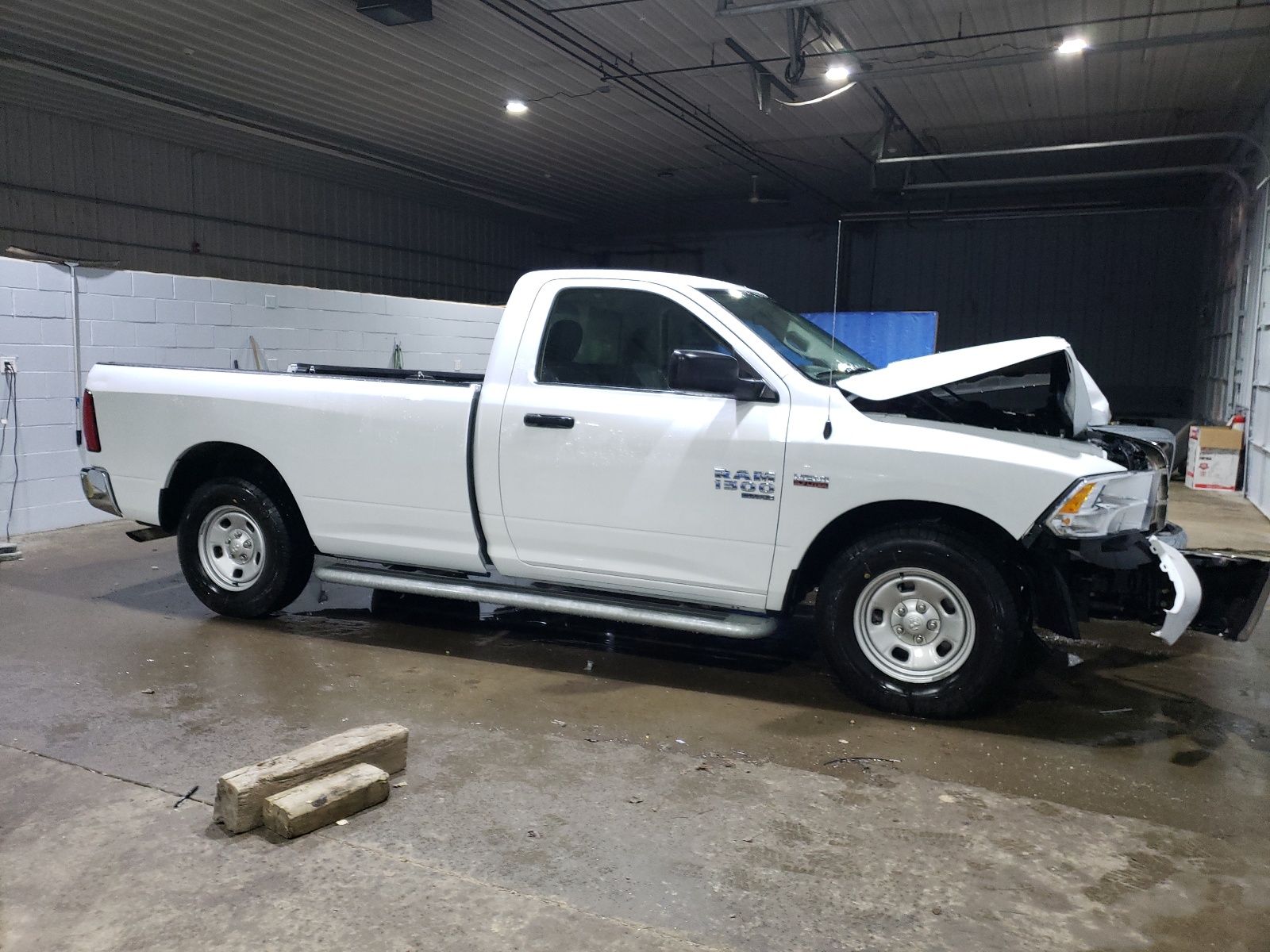 2023 Ram 1500 Classic Tradesman vin: 3C6JR6DT8PG665582