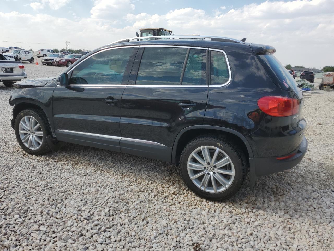 WVGBV7AX6FW556992 2015 VOLKSWAGEN TIGUAN - Image 2