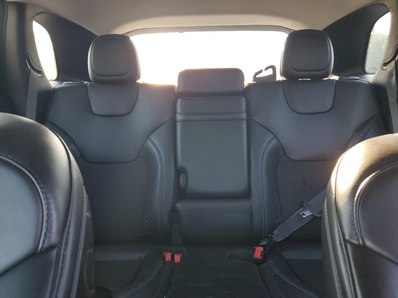 2019 Jeep Cherokee Latitude Plus VIN: 1C4PJLLB0KD395898 Lot: 62537084