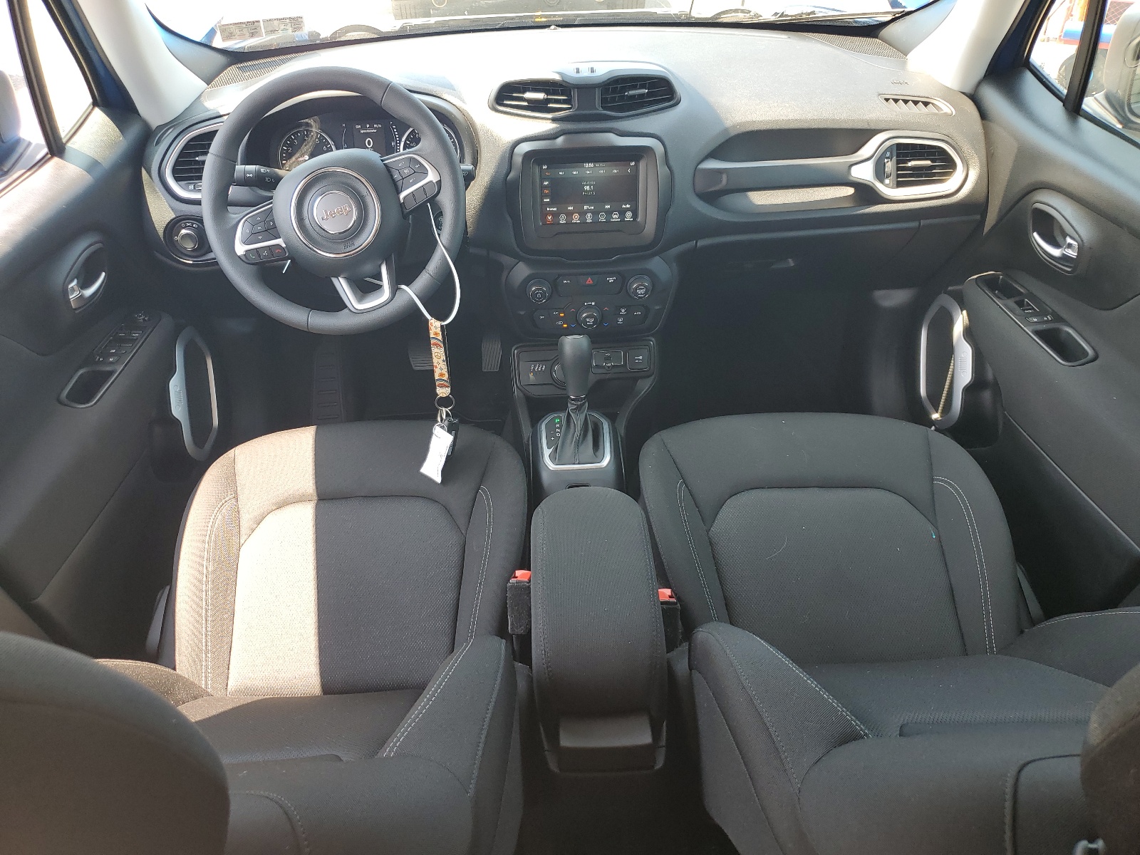 ZACNJBAB6LPM06990 2020 Jeep Renegade Sport