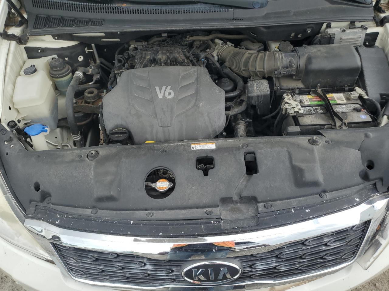 2012 Kia Sedona - Image 12