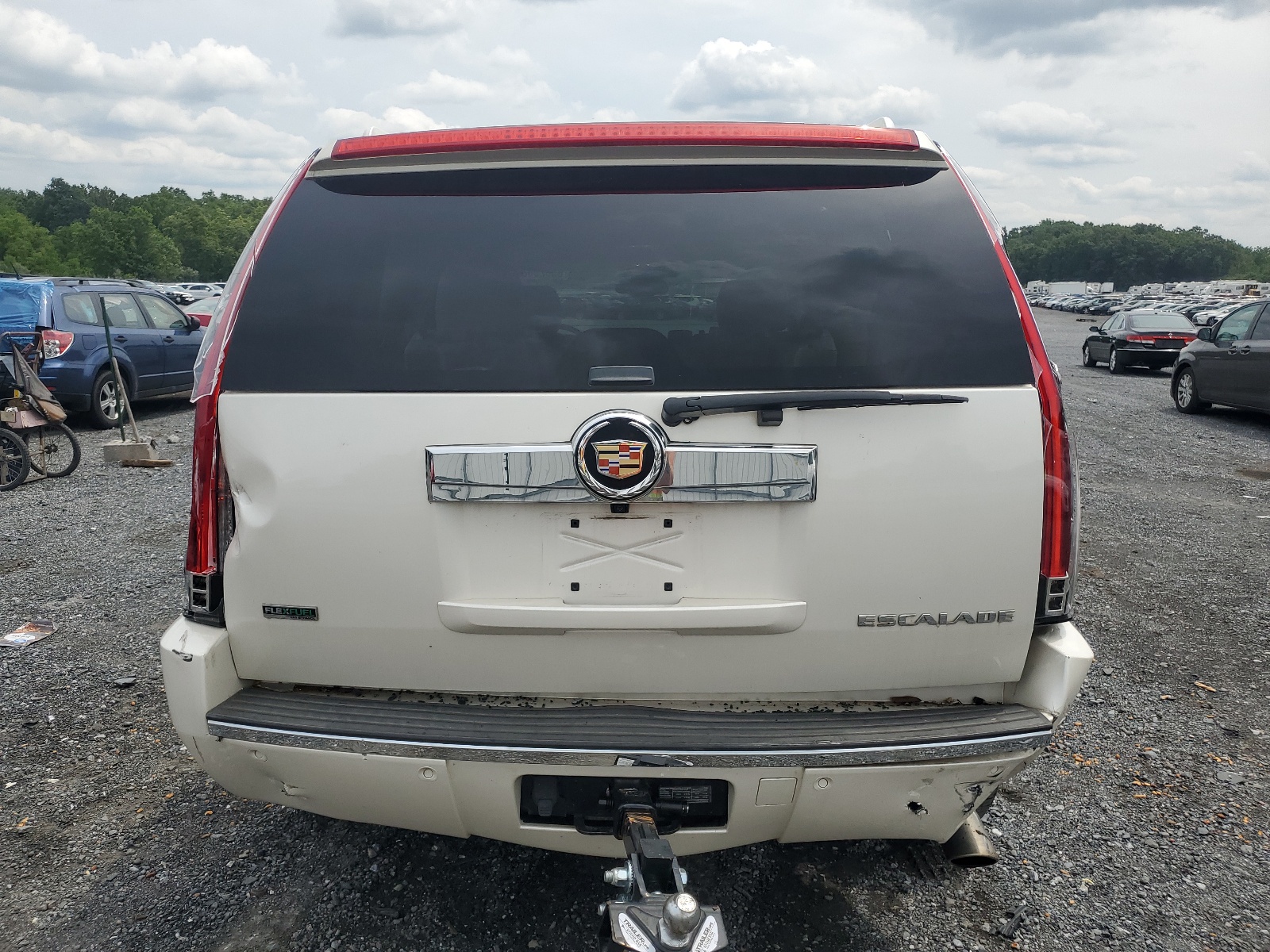 1GYS4BEF6BR103213 2011 Cadillac Escalade Luxury