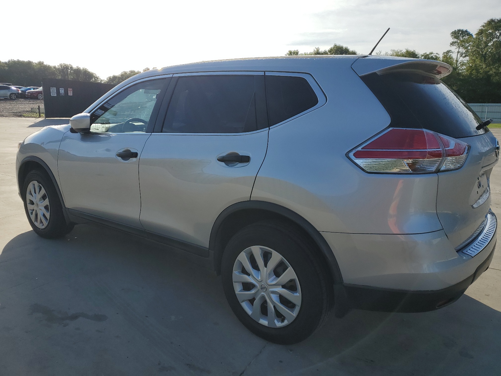 2016 Nissan Rogue S vin: JN8AT2MT4GW014233