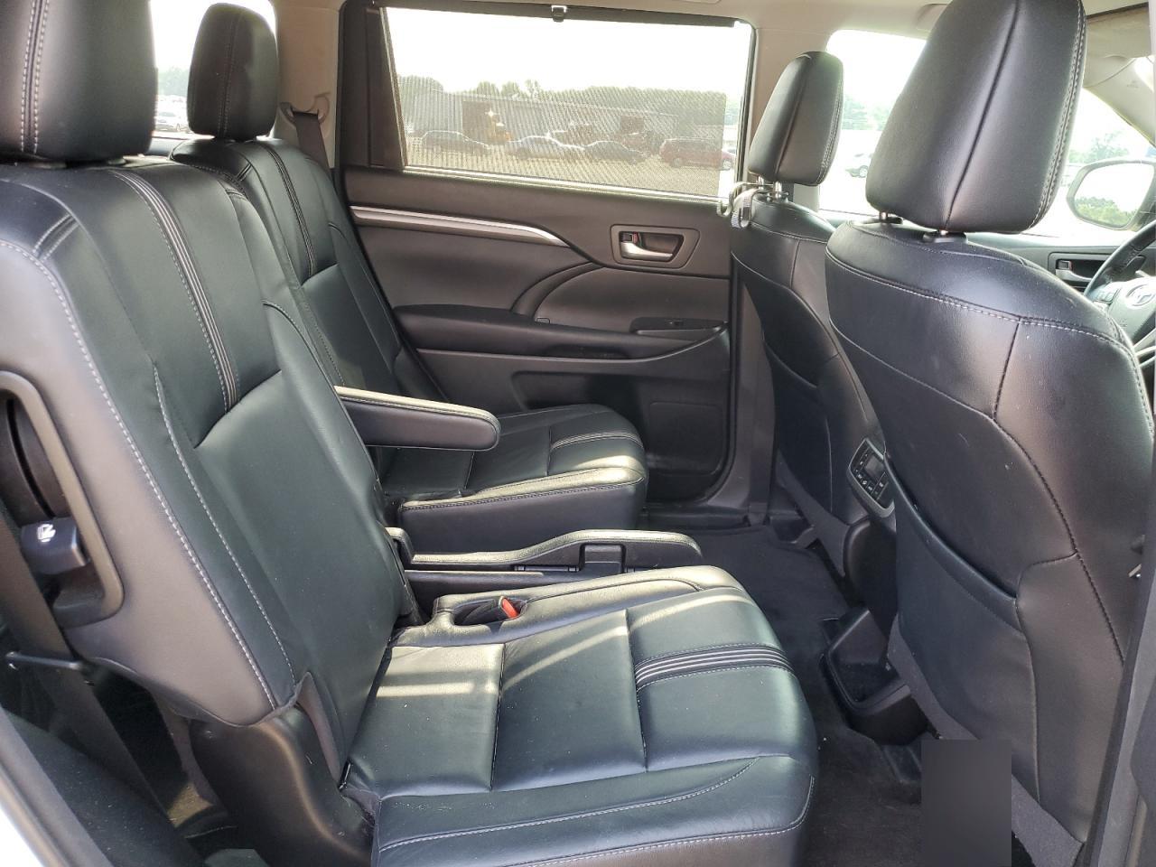 2017 Toyota Highlander Se VIN: 5TDJZRFHXHS384809 Lot: 63316204