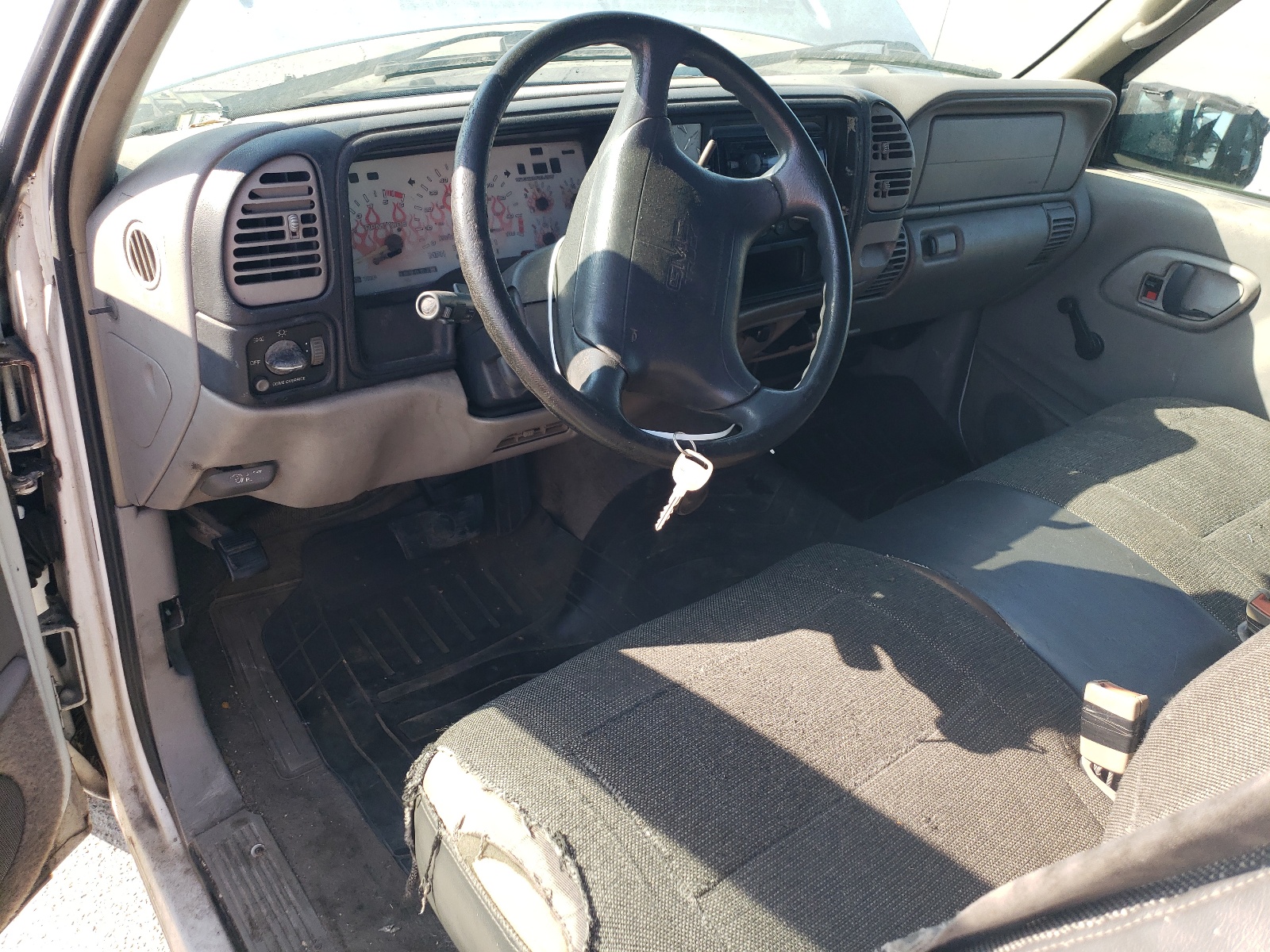 1GTEC14WXVZ512823 1997 GMC Sierra C1500