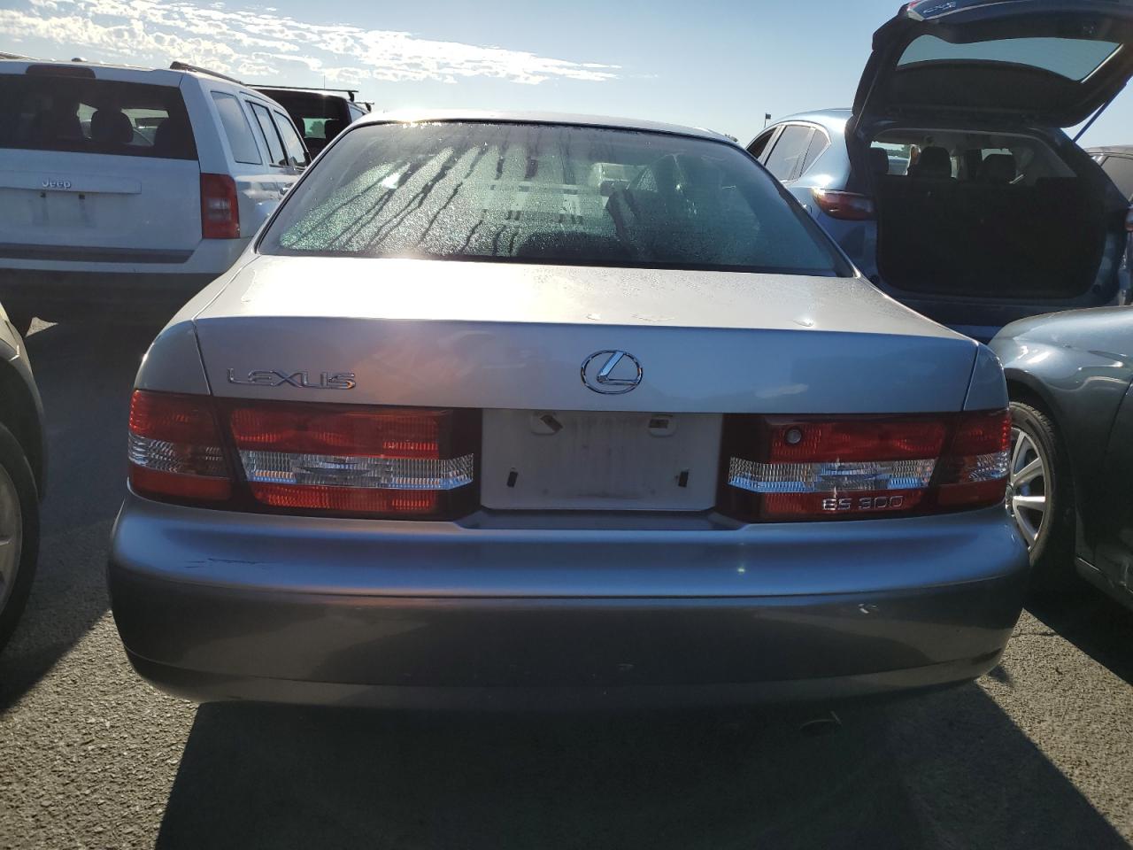 2001 Lexus Es 300 VIN: JT8BF28G810327217 Lot: 63321814