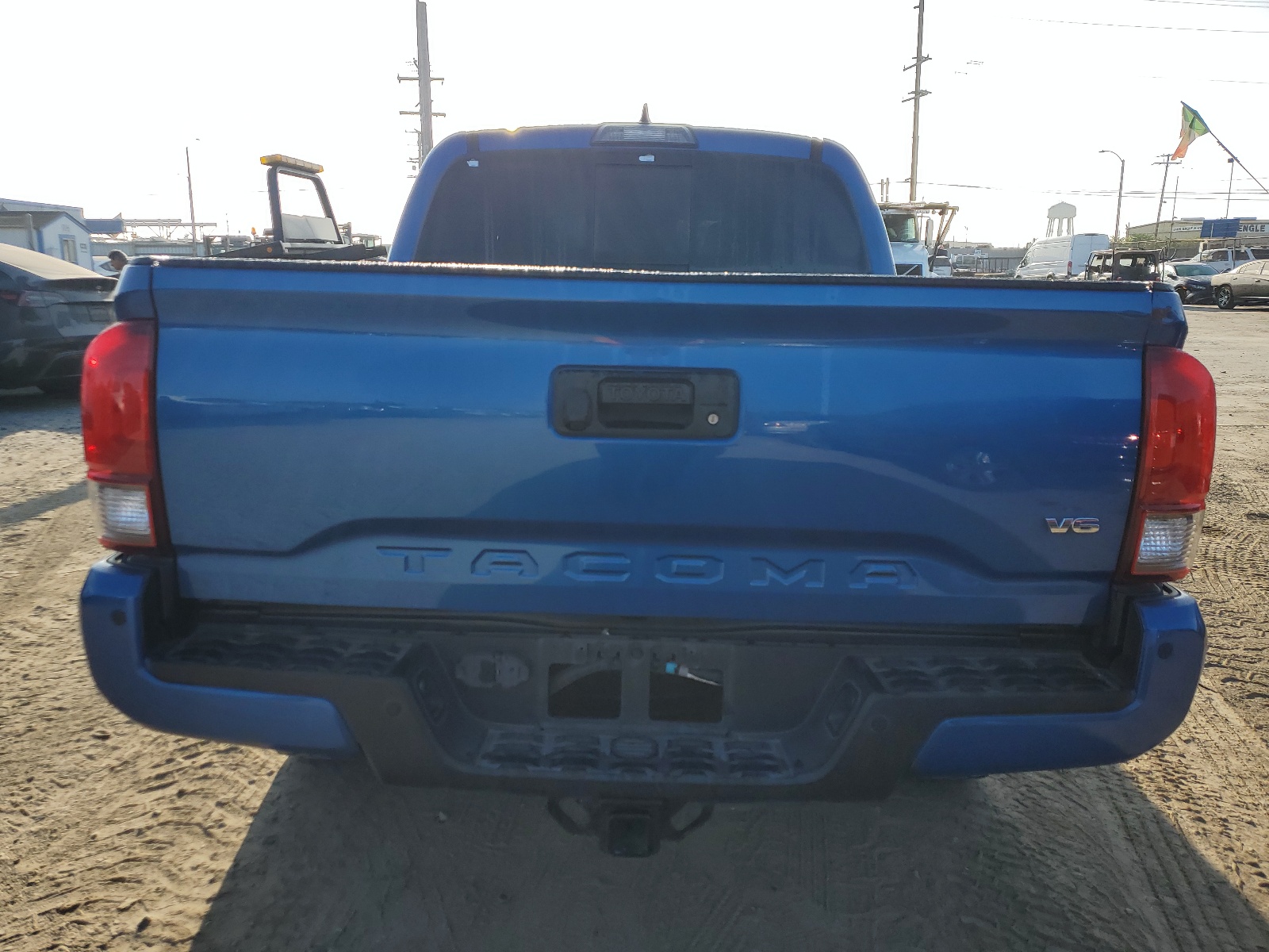 2018 Toyota Tacoma Double Cab vin: 3TMAZ5CN5JM066654