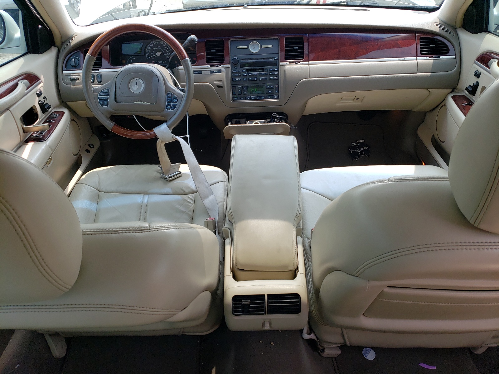 1LNHM83W14Y615729 2004 Lincoln Town Car Ultimate