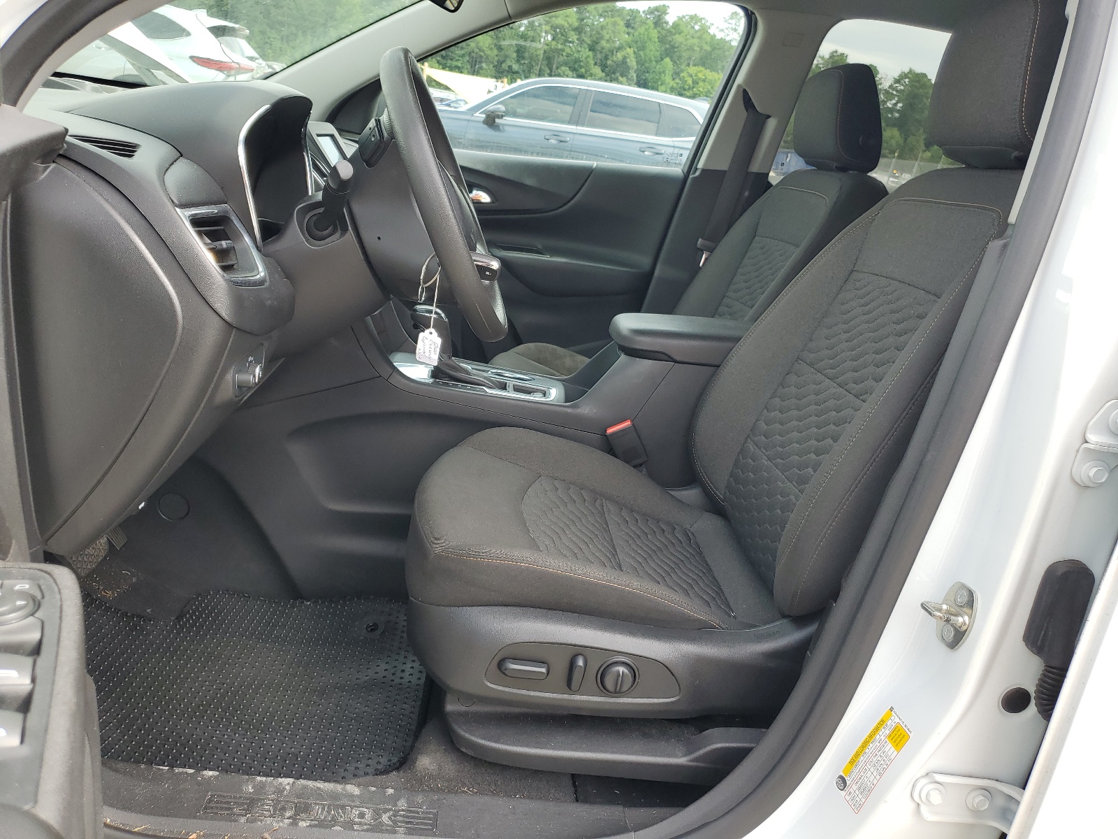 3GNAXKEV2LS524545 2020 Chevrolet Equinox Lt