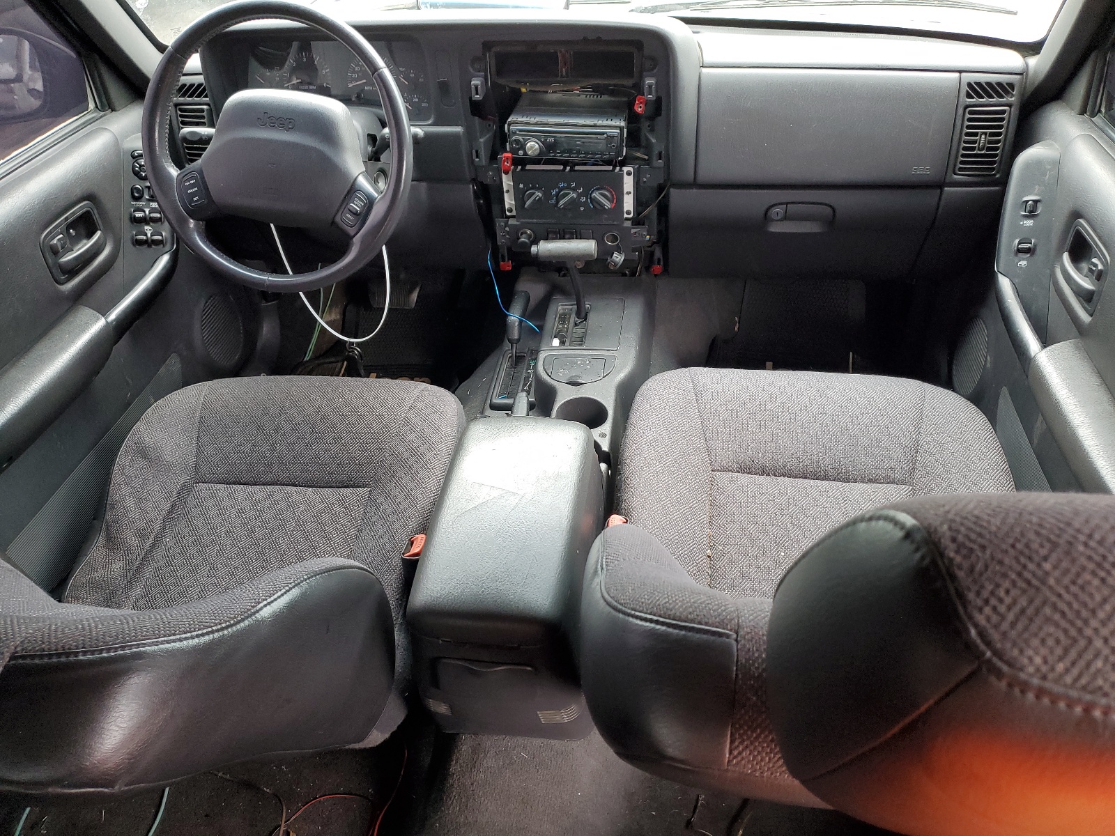 1J4FF58S9YL202285 2000 Jeep Cherokee Classic