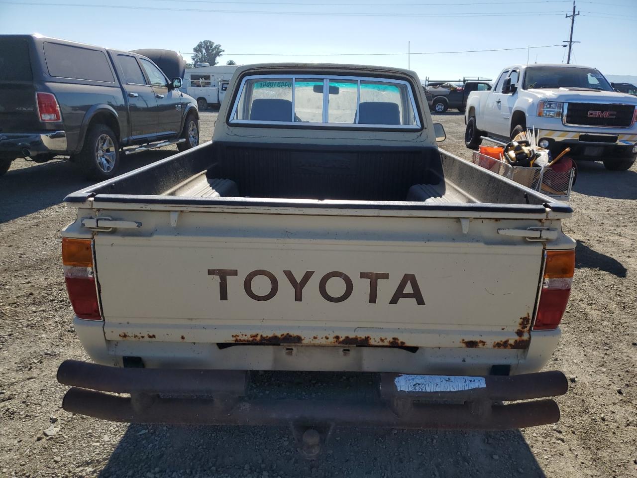1984 Toyota Pickup 1/2 Ton Rn50 VIN: JT4RN50R9E0011011 Lot: 64481064